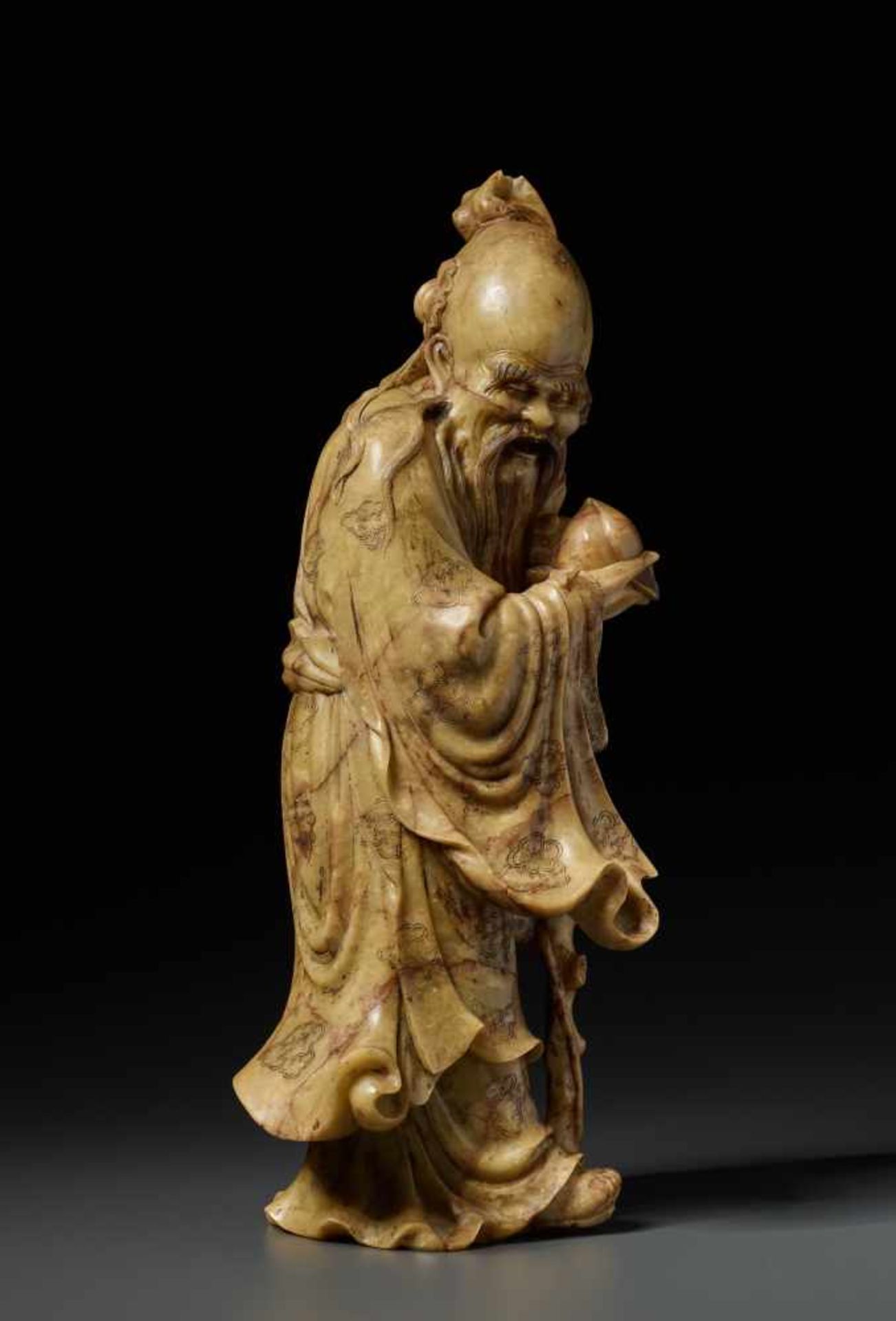 A SOAPSTONE FIGURE OF SHOULAO, QING DYNASTY, 19TH CENTURYThe beige stone finished with a refined - Image 3 of 9