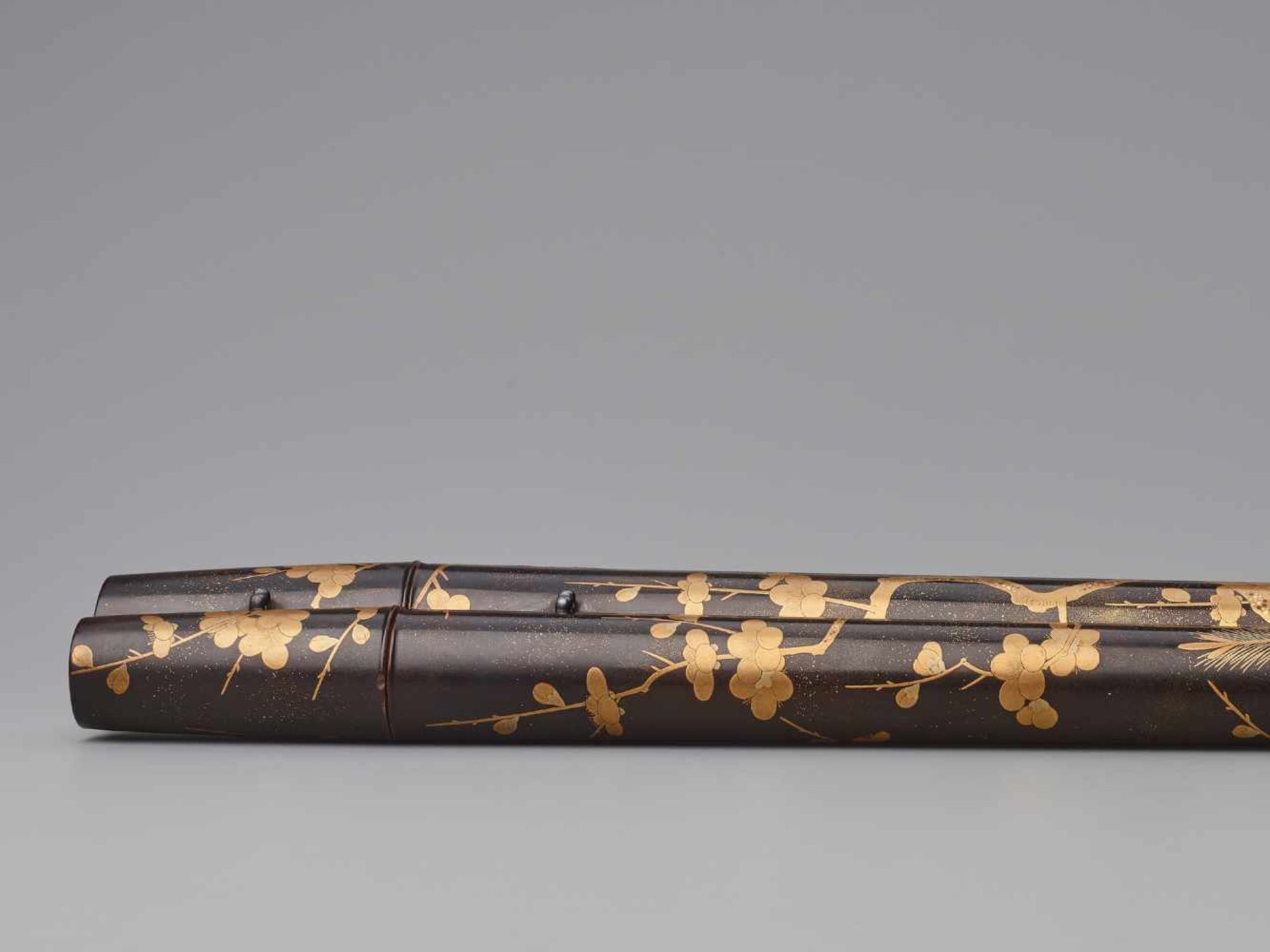 A LARGE LACQUERED SAGEMONO FOR CALLIGRAPHY EQUIPMENTLacquered woodJapan, Meiji period (1868-1912) - Image 4 of 7