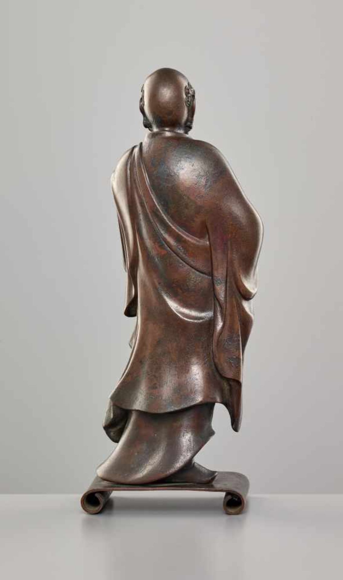 AN EXCELLENT BRONZE STATUE OF DARUMA, 17th/18th CENTURYBronzeJapan, 17th/18th century, Edo period ( - Image 6 of 16