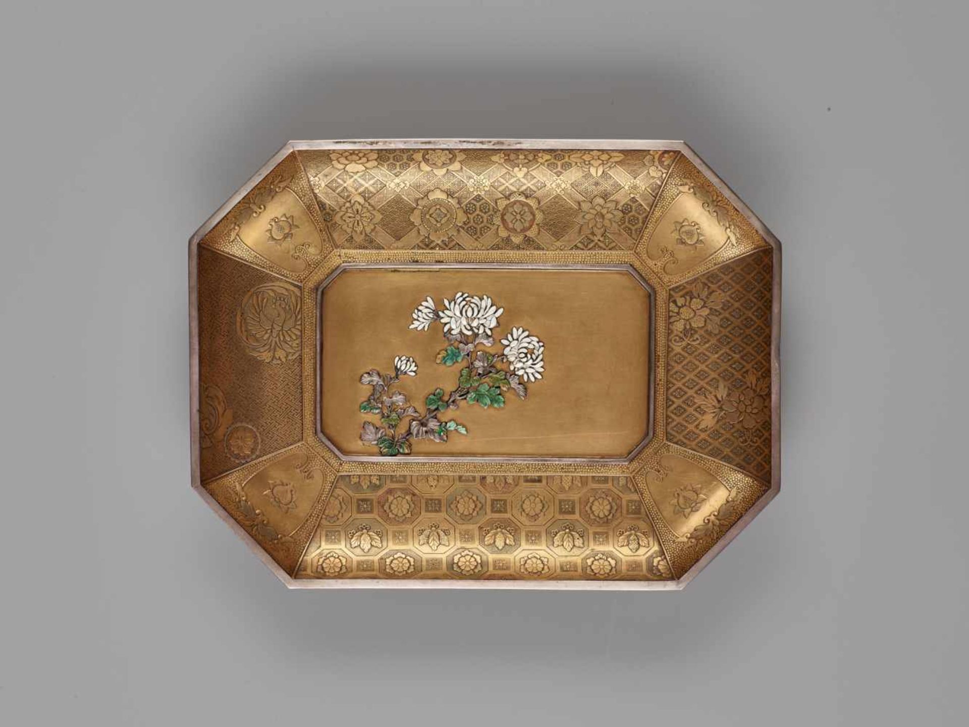 A RARE AND FINE INLAID CLOISONNE ENAMEL GOLD LACQUERED TRAYWood, lacquer and cloisonné