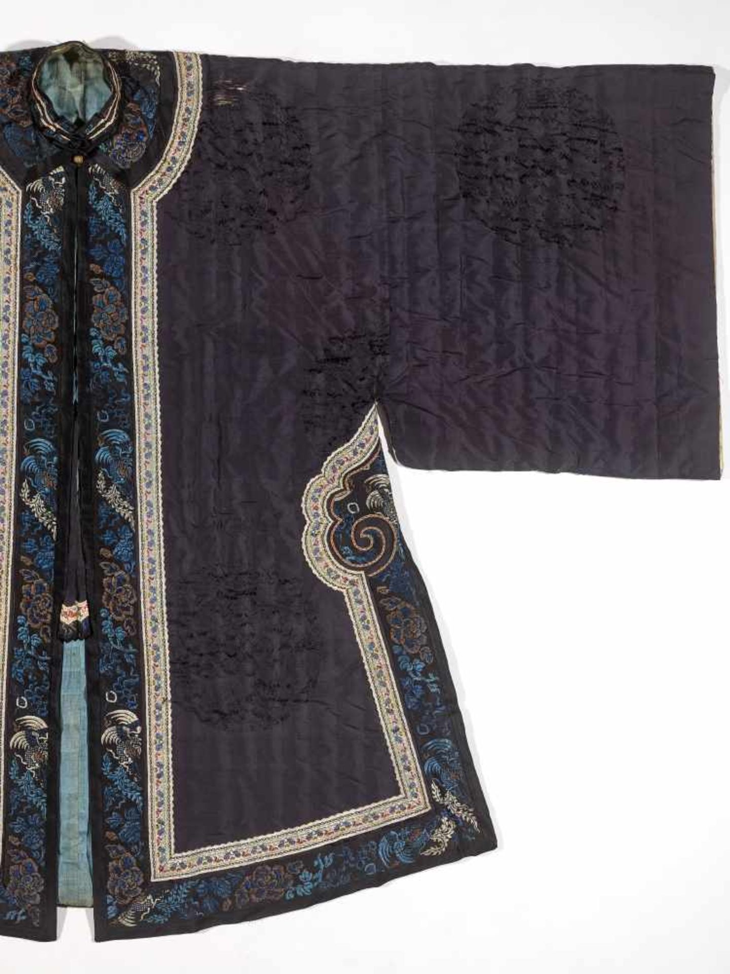 A PADDED WINTER SURCOAT WITH PEKINESE STITCH EMBROIDERY, QINGTextured silk with multi-colored silk - Image 3 of 5