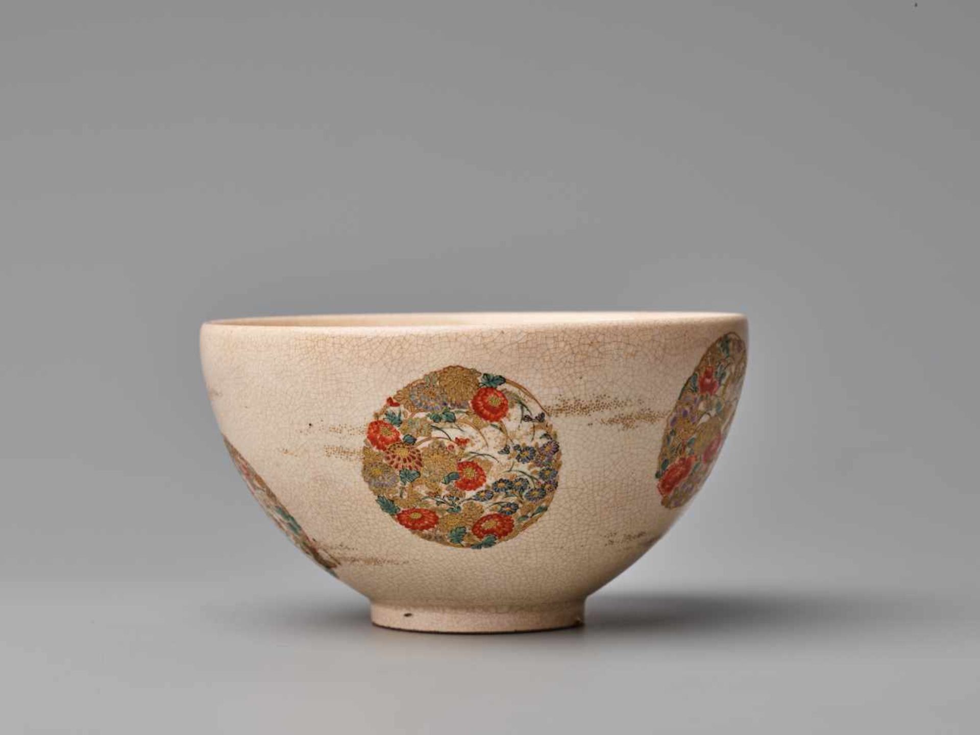 A JAPANESE SATSUMA BOWL WITH FLOWER CRESTSSatsuma ceramicJapan, late 19th century, Meiji period ( - Image 2 of 8