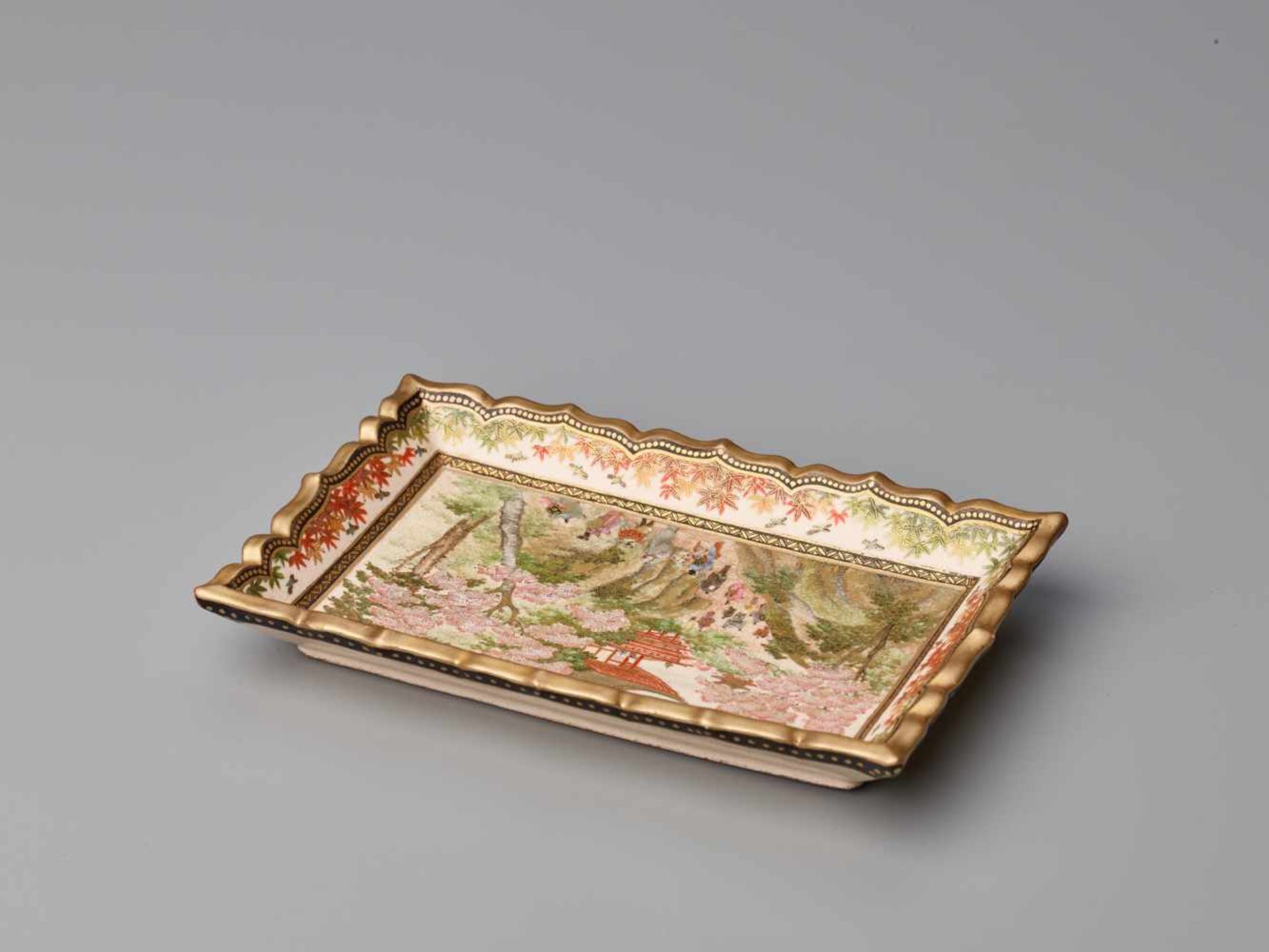 A FINE SATSUMA TRAY BY SENZANSatsuma ceramicJapan, late 19th century, Meiji period (1868-1912)The - Image 9 of 11