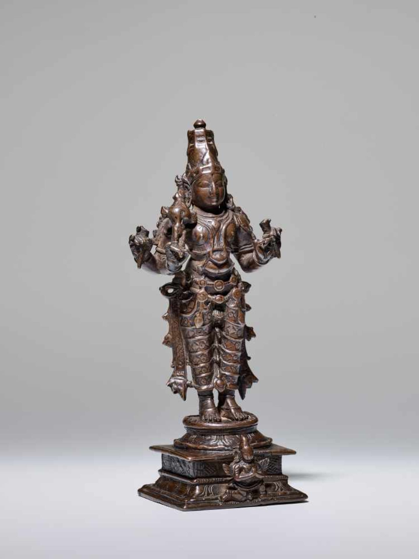 AN INDIAN COPPER BRONZE ALLOY FIGURE OF VISHNU, 18th – 19th CENTURY Cast and chased copper and - Image 3 of 7