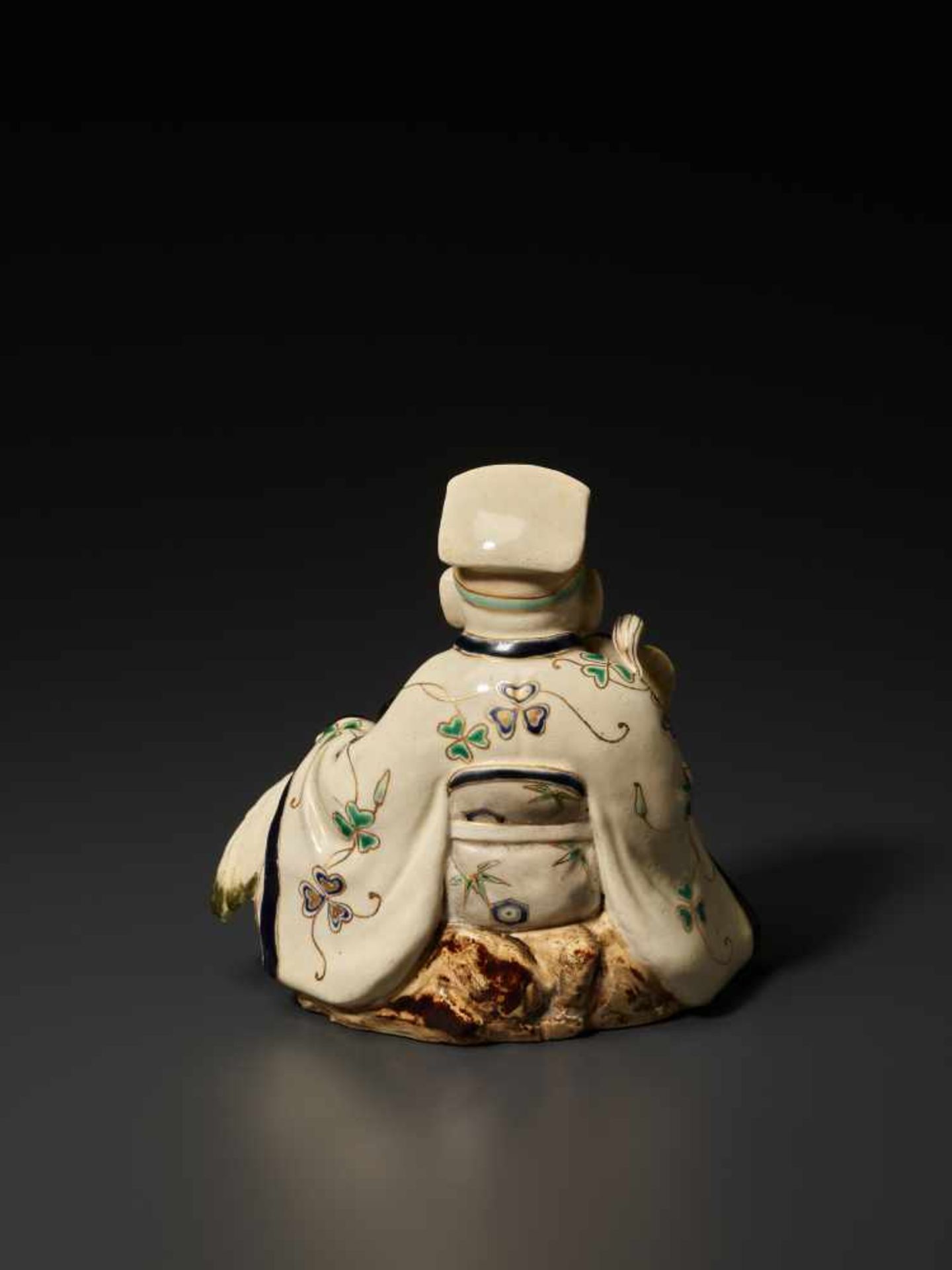 A SATSUMA OKIMONO FIGURE OF FUKUROKUJU WITH CRANESatsuma ceramicJapan, late 19th century, Meiji - Image 6 of 10