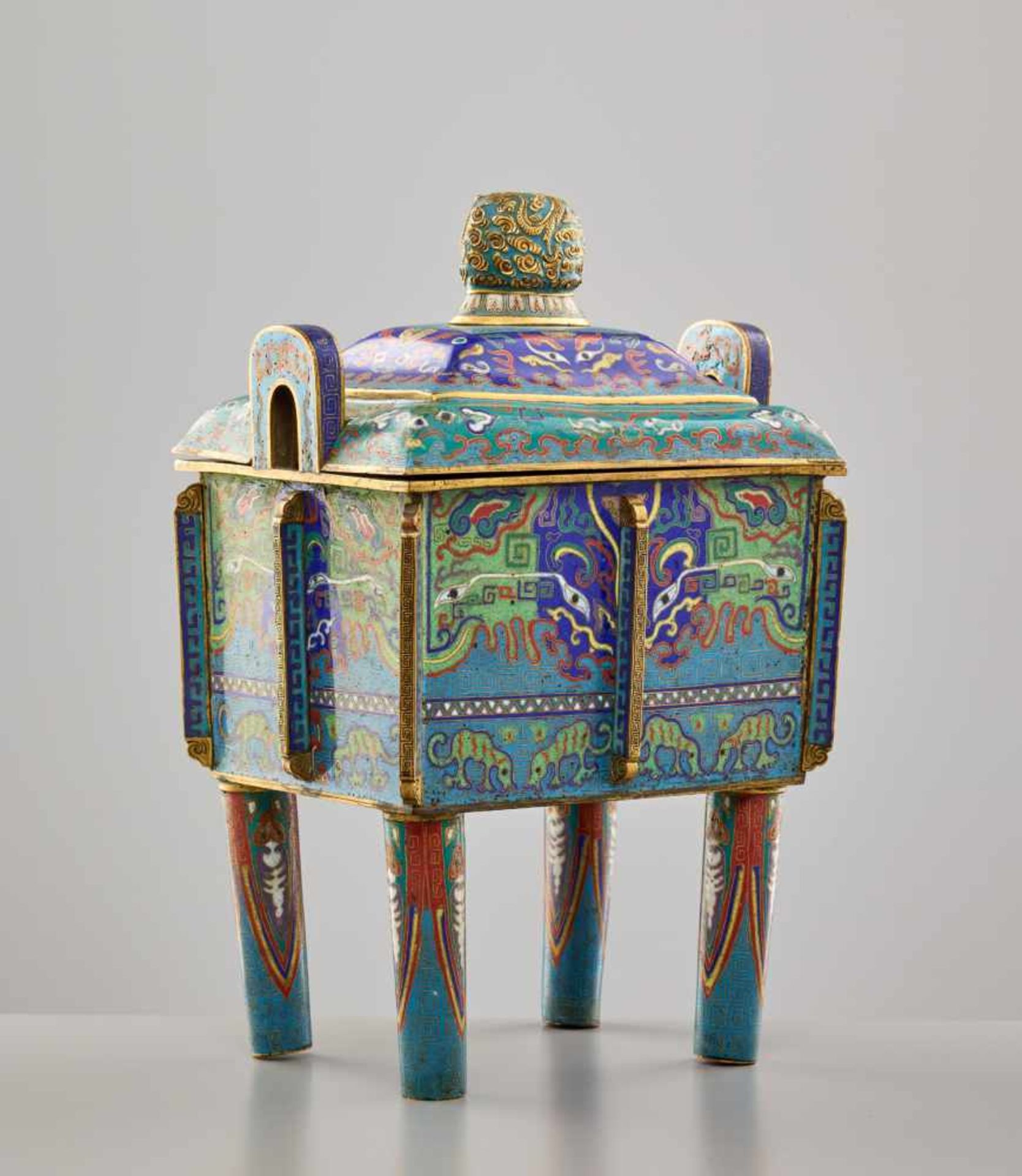 A CLOISONNÉ ENAMEL CENSER AND COVER, FANGDING, QING DYNASTYThe massively cast bronze vessel with - Image 6 of 15