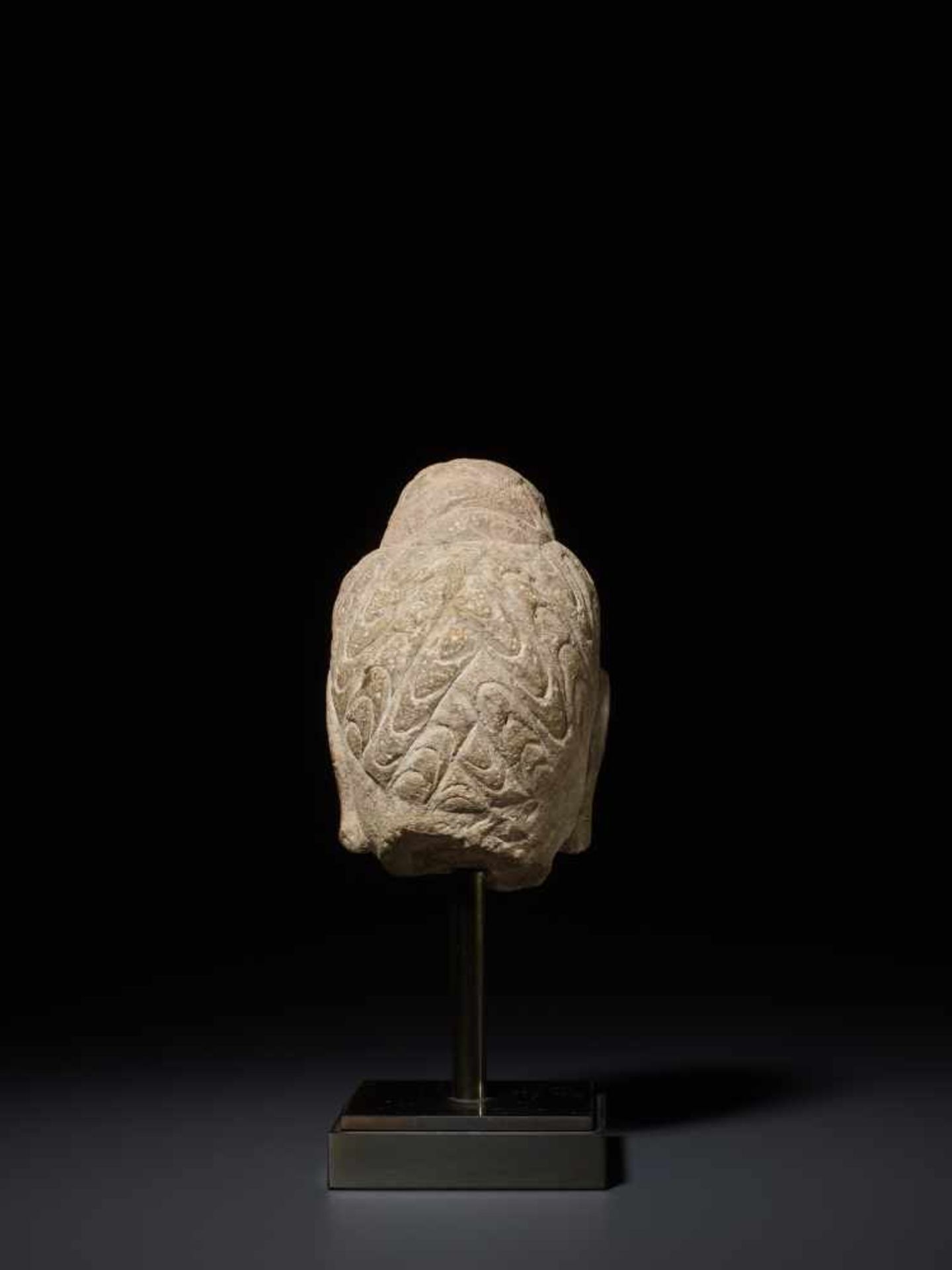 A SONG - YUAN DYNASTY SCHIST HEAD OF GUANYIN Schist, comes with modern metal standChina, Song / Yuan - Image 6 of 6