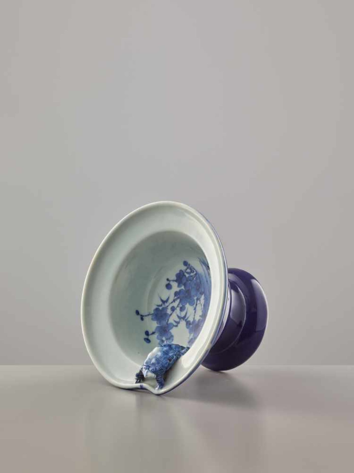 AN AMUSING HIRADO STYLE BLUE AND WHITE PORCELAIN VESSEL WITH AN ESCAPING TORTOISEPorcelainJapan, - Image 6 of 8