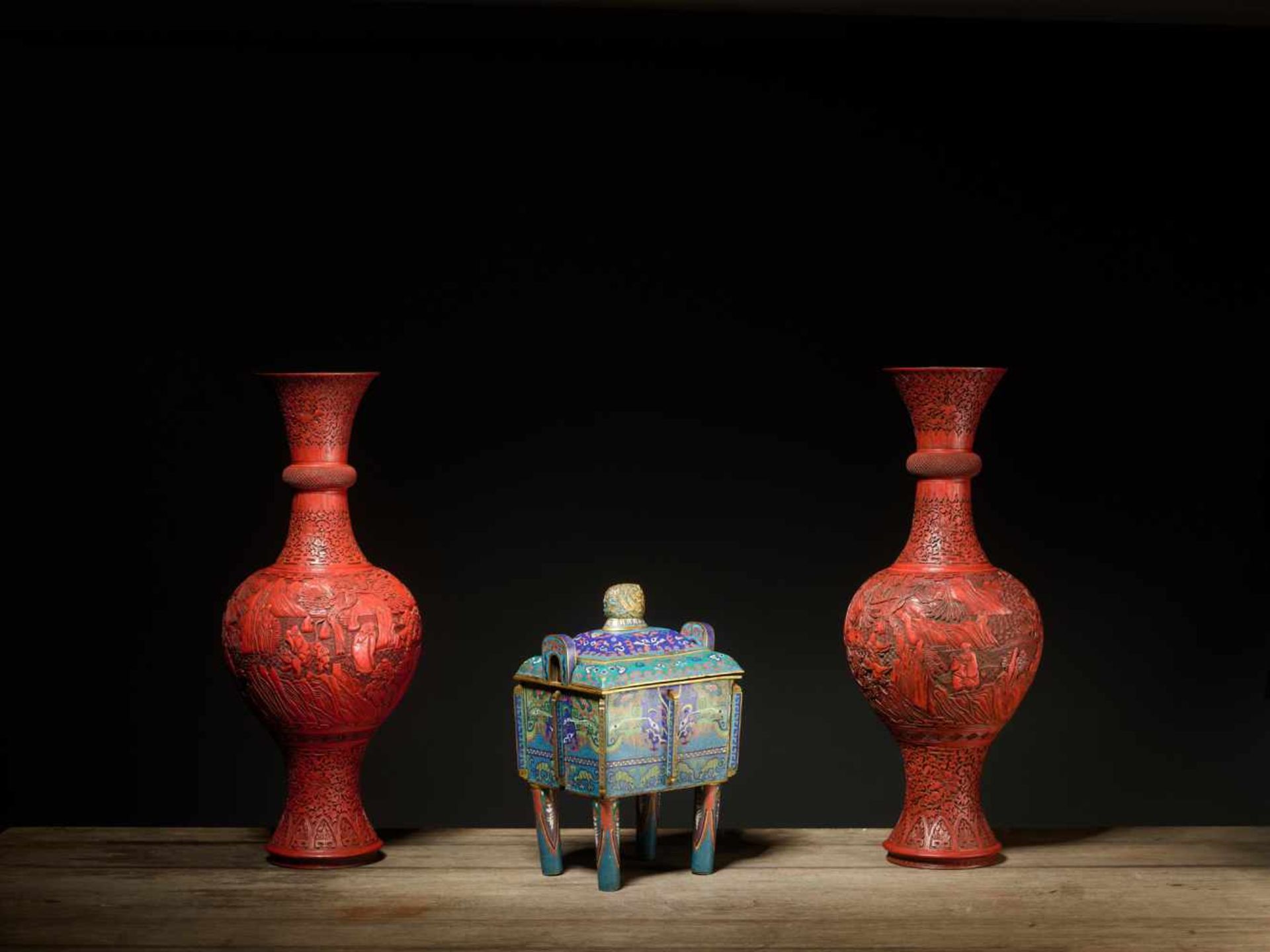 A LARGE PAIR OF CINNABAR LACQUER ‘EIGHT IMMORTALS’ VASES, QING DYNASTYThe body entirely covered with - Image 10 of 26