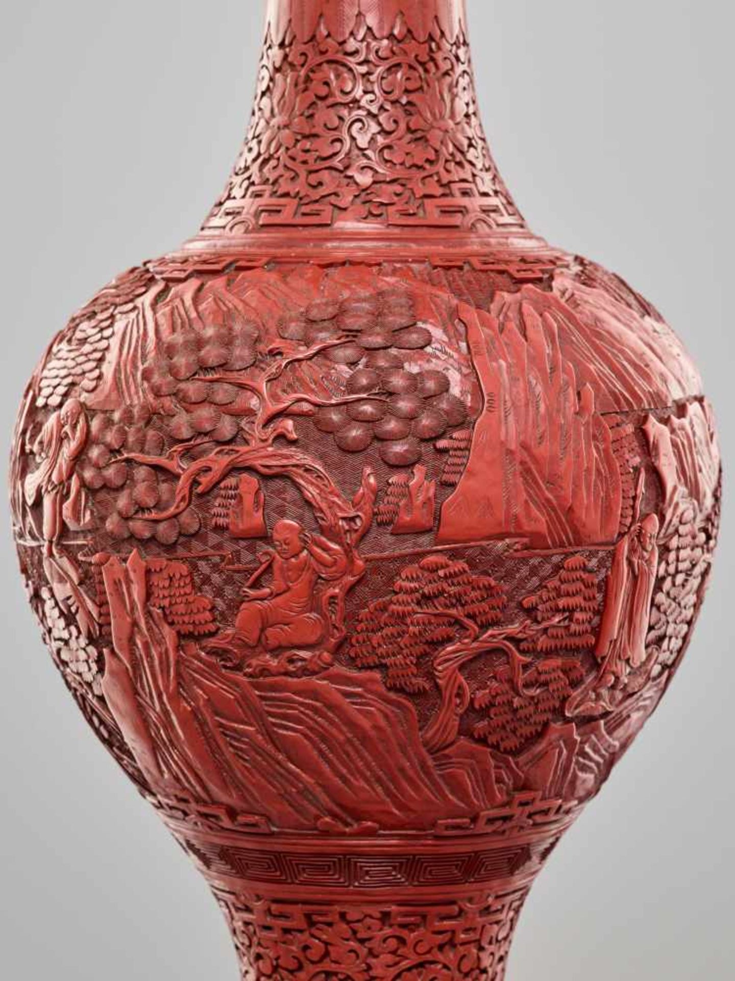 A LARGE PAIR OF CINNABAR LACQUER ‘EIGHT IMMORTALS’ VASES, QING DYNASTYThe body entirely covered with - Image 5 of 26