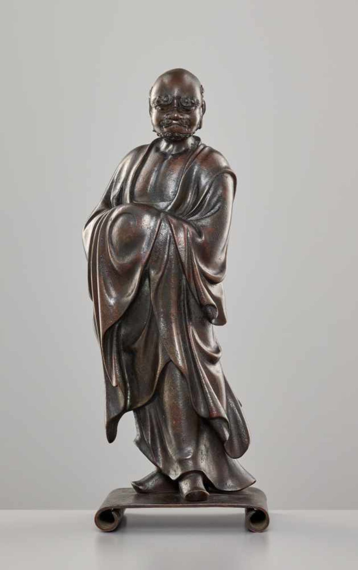 AN EXCELLENT BRONZE STATUE OF DARUMA, 17th/18th CENTURYBronzeJapan, 17th/18th century, Edo period (