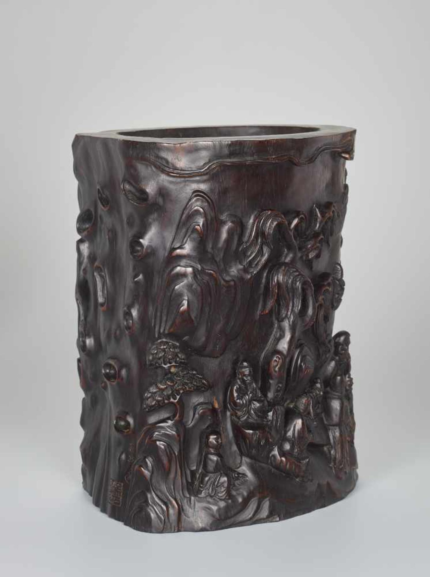 A LARGE ZITAN ‘TREE TRUNK’ BRUSHPOT WITH SCHOLARS, QING DYNASTY Carved Zitan wood, signed Wu Shi, - Image 6 of 11