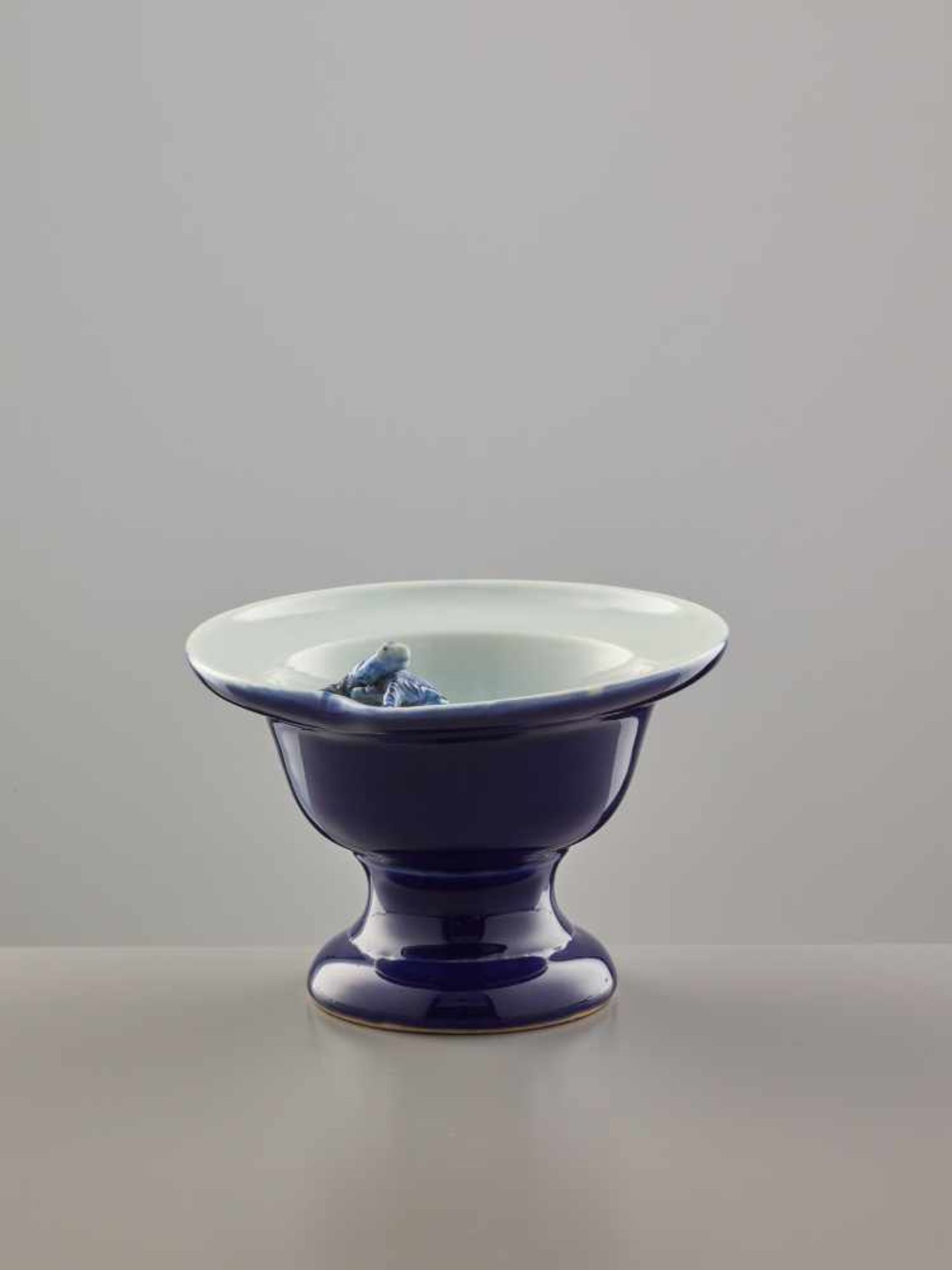 AN AMUSING HIRADO STYLE BLUE AND WHITE PORCELAIN VESSEL WITH AN ESCAPING TORTOISEPorcelainJapan, - Image 5 of 8