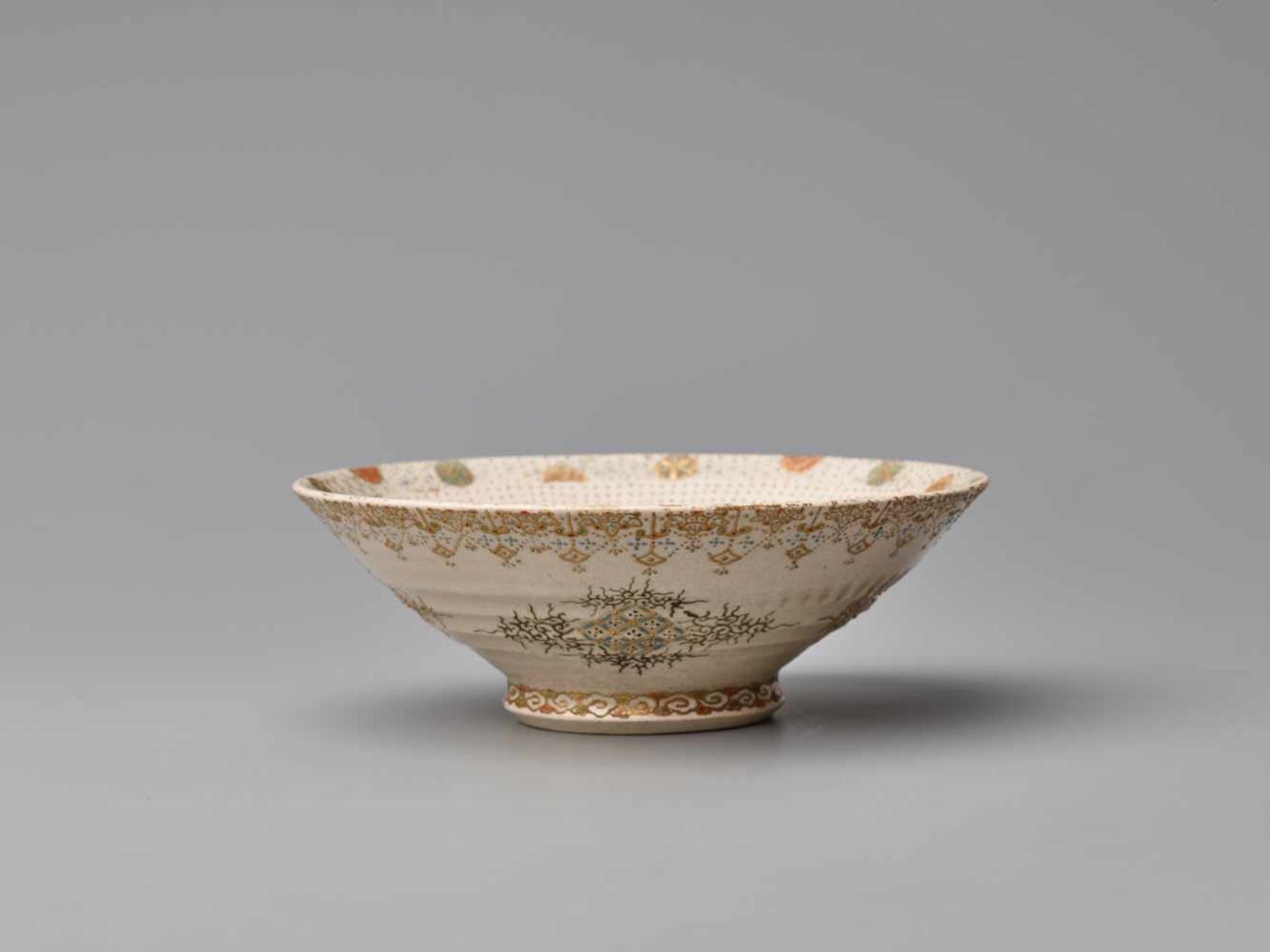 A JAPANESE SATSUMA BOWL WITH A NOH ACTORSatsuma ceramicJapan, late 19th century, Meiji period ( - Image 4 of 8