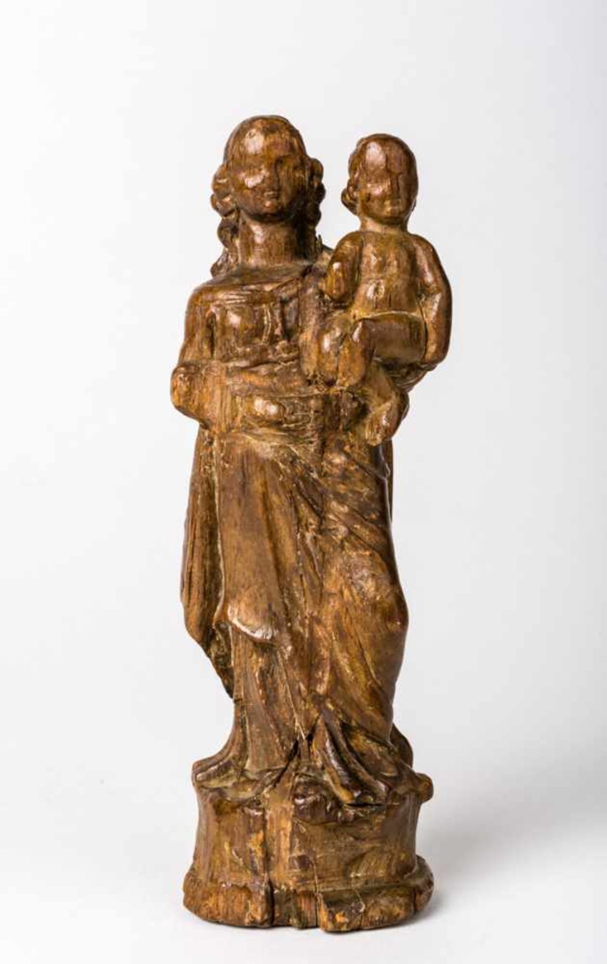 Madonna mit Kind Holzfigur, wohl 17. / 18. Jh. 13 cm hoch Madonna with child, Wooden figure,