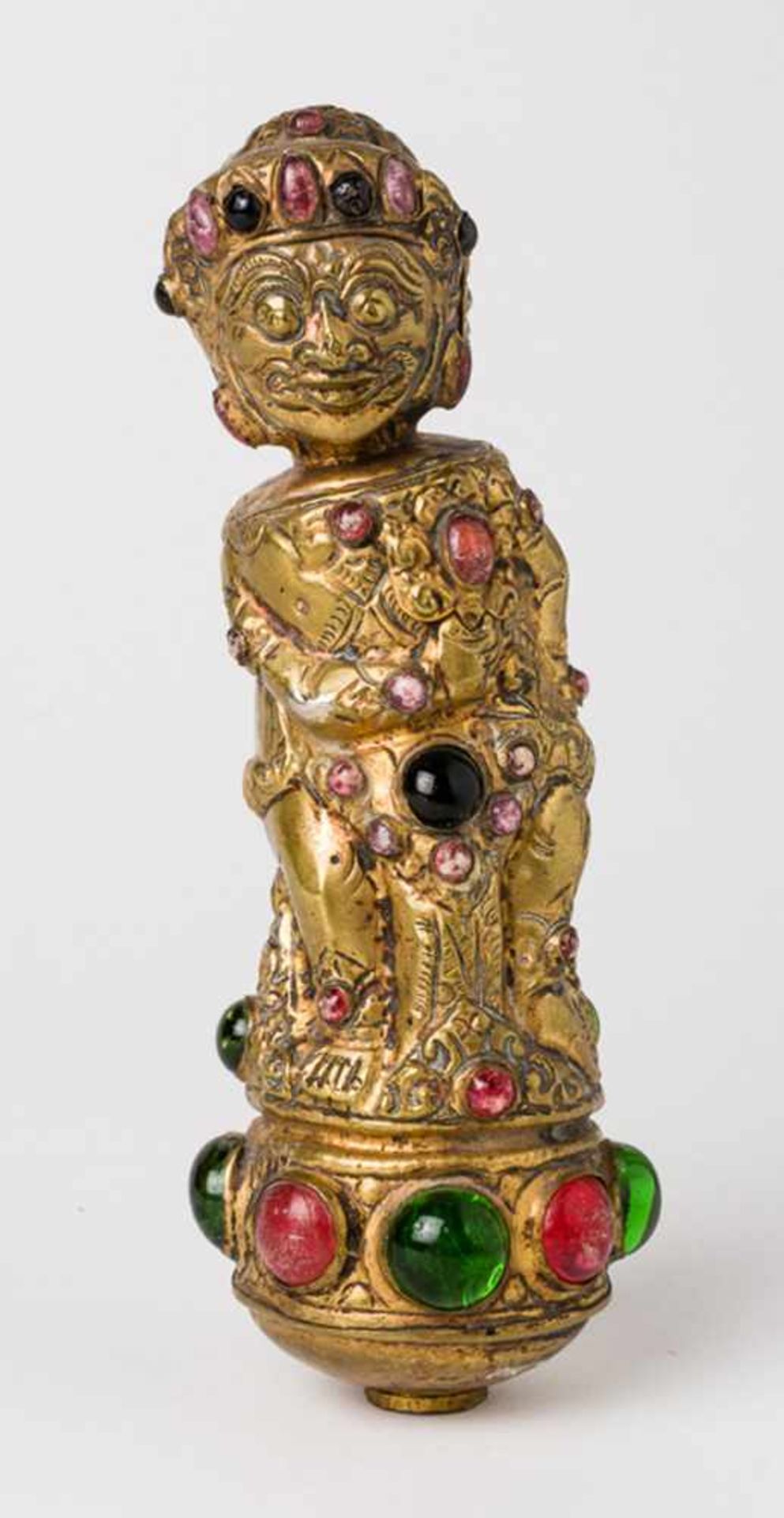 Figürlicher Aufsatz Messing mit Steinen, wohl um 1900 14 cm hoch Figural top part, brass with