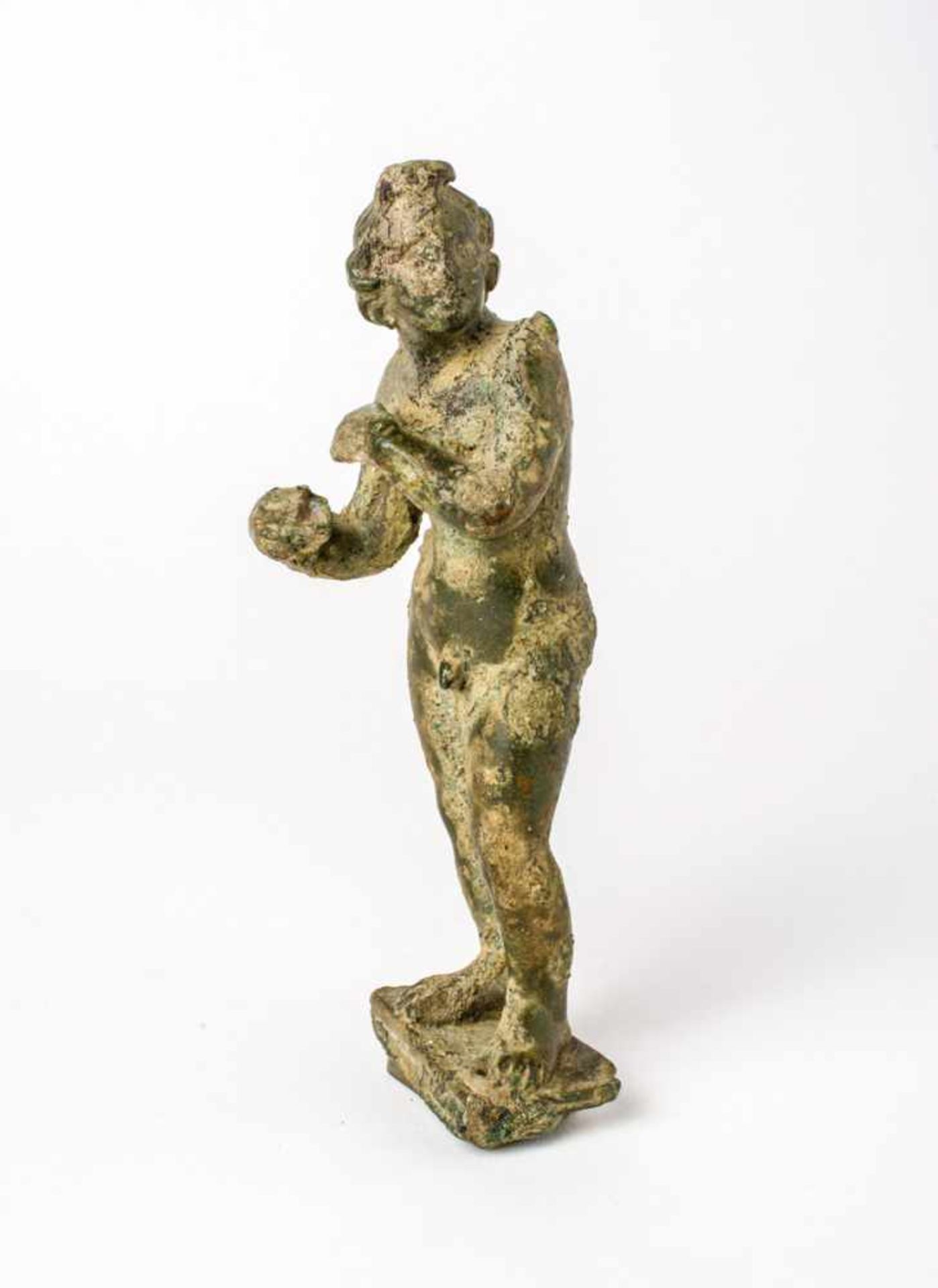 Cupido Bronzefigur, vermutlich provinzialrömisch 13,9 cm hoch Cupid, Bronze figure, maybe Roman
