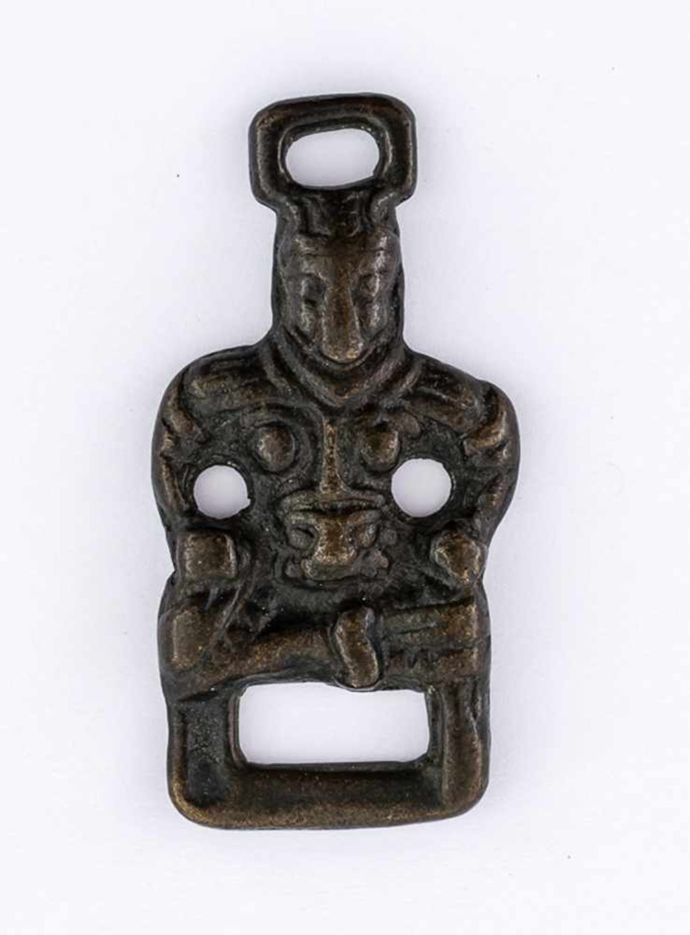 Tokcha Tibet, Bronze, wohl 19. Jh. 5,9 x 3 cm Tokcha, Tibet, Bronze, probably 19th c., 5,9 x 3 cm