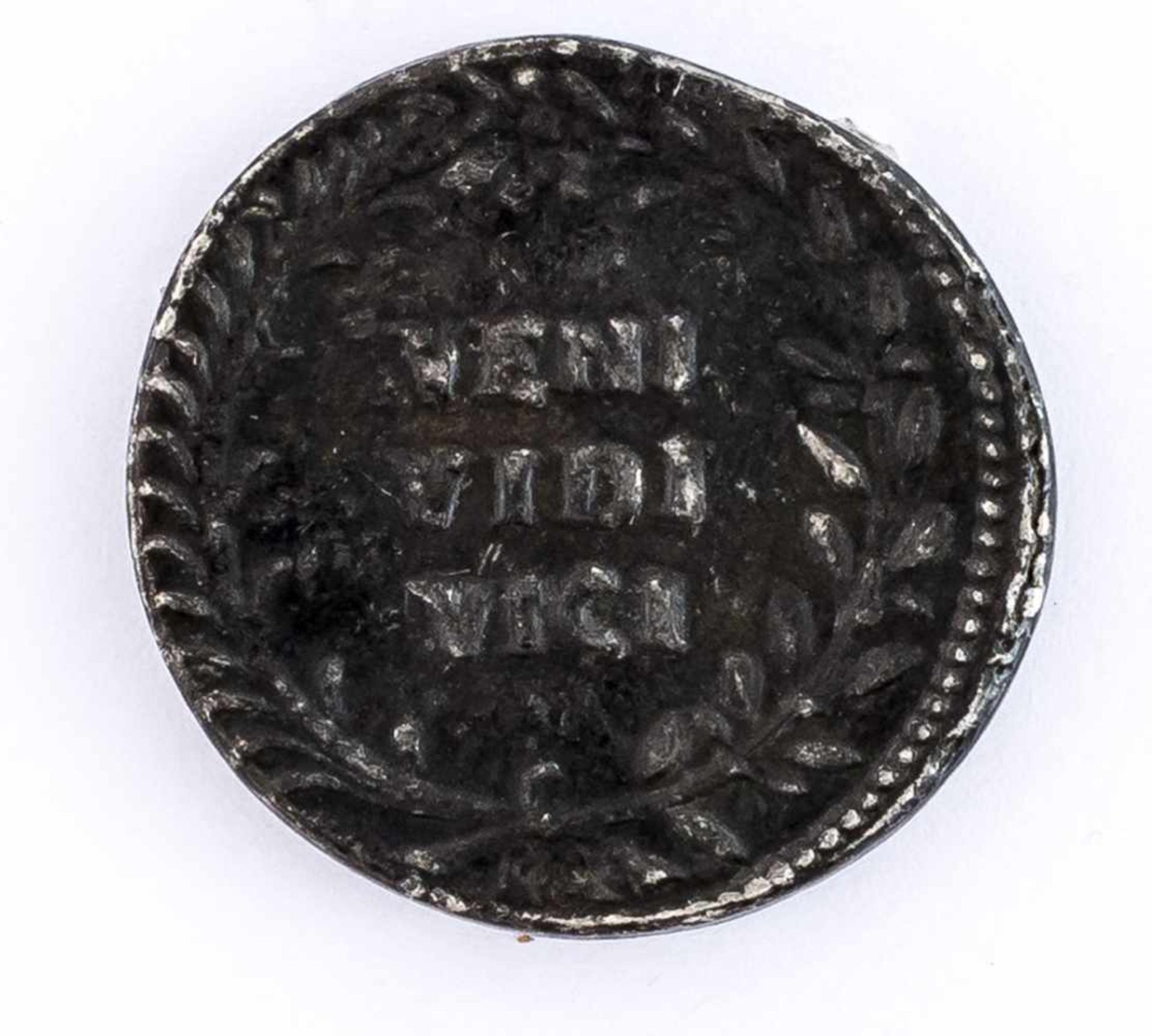 Caesar Italienische Plakette, wohl nach antikem Vorbild, wohl 16. Jh. 3,2 x 3,4 cm Rückseite: "Veni, - Image 2 of 2