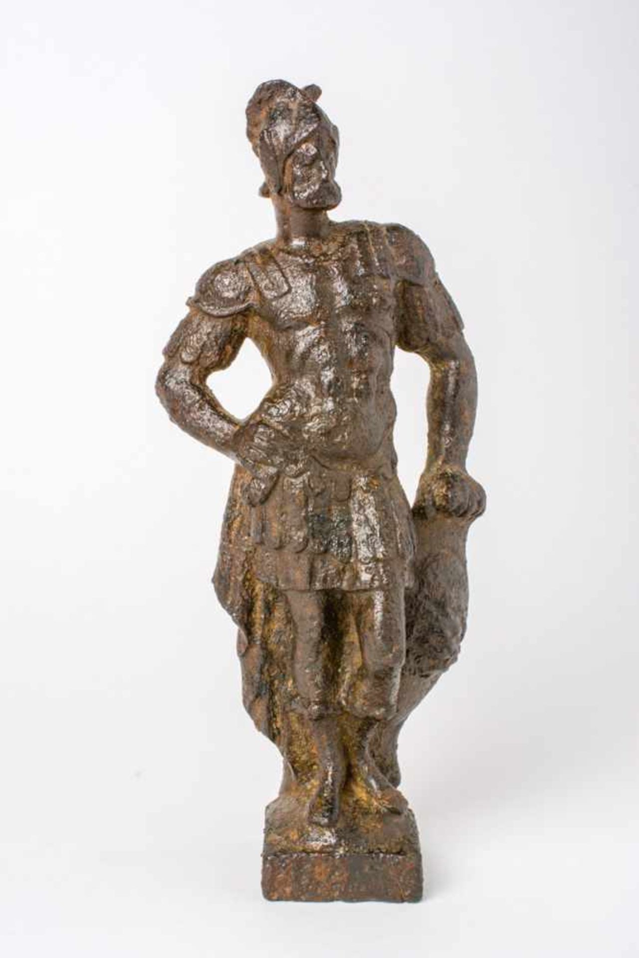 Krieger Bronzefigur, wohl 17. Jh. 20,1 cm hoch Warrior, Bronze figure, probably 17th c., 20,1 cm