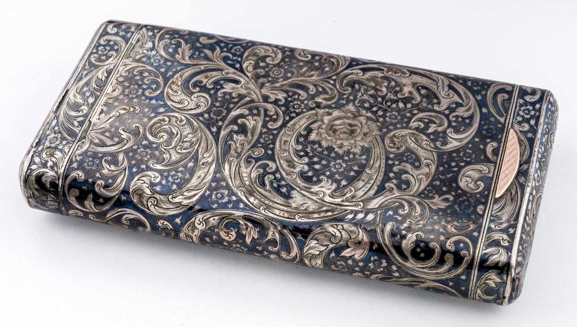 Zigarrenetui Russland, Silber (187g), Niellodekor, Moskau vor 1899 Meister: unbekannt 2 x 14 x 7,5