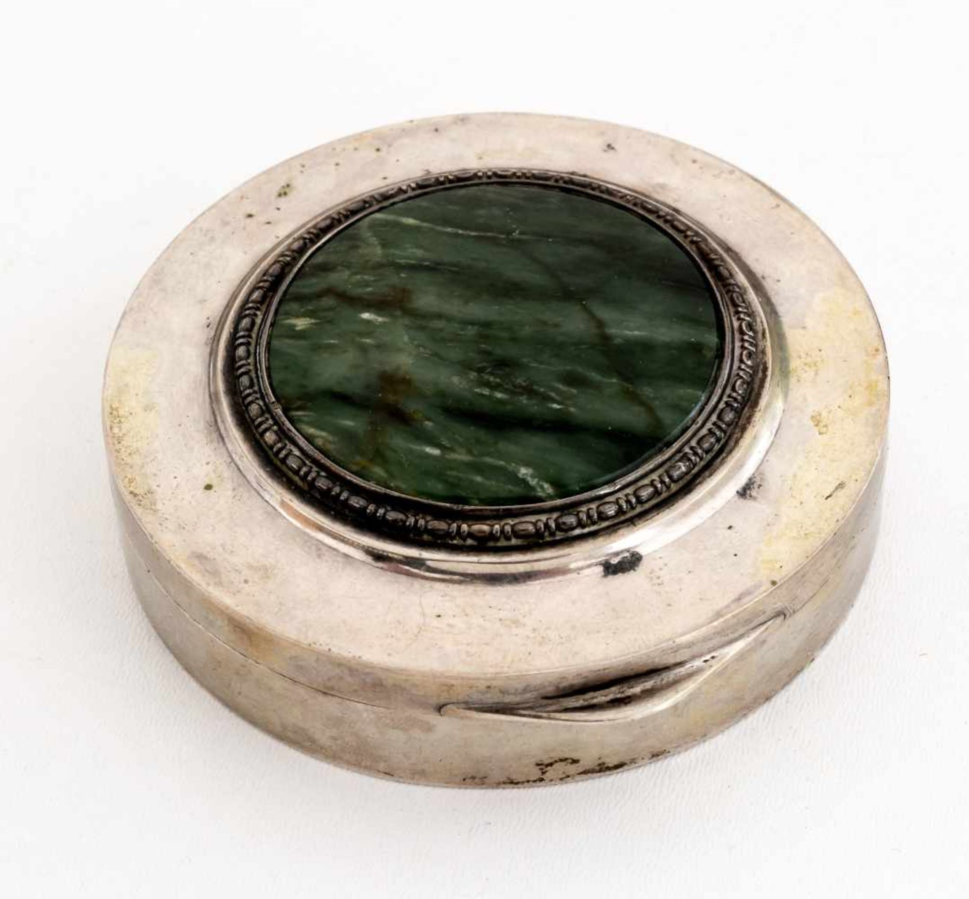 Runde Tabakdose mit grüner Achatscheibe Silber (107g), innen vergoldet, Deutschland um 1900 ,
