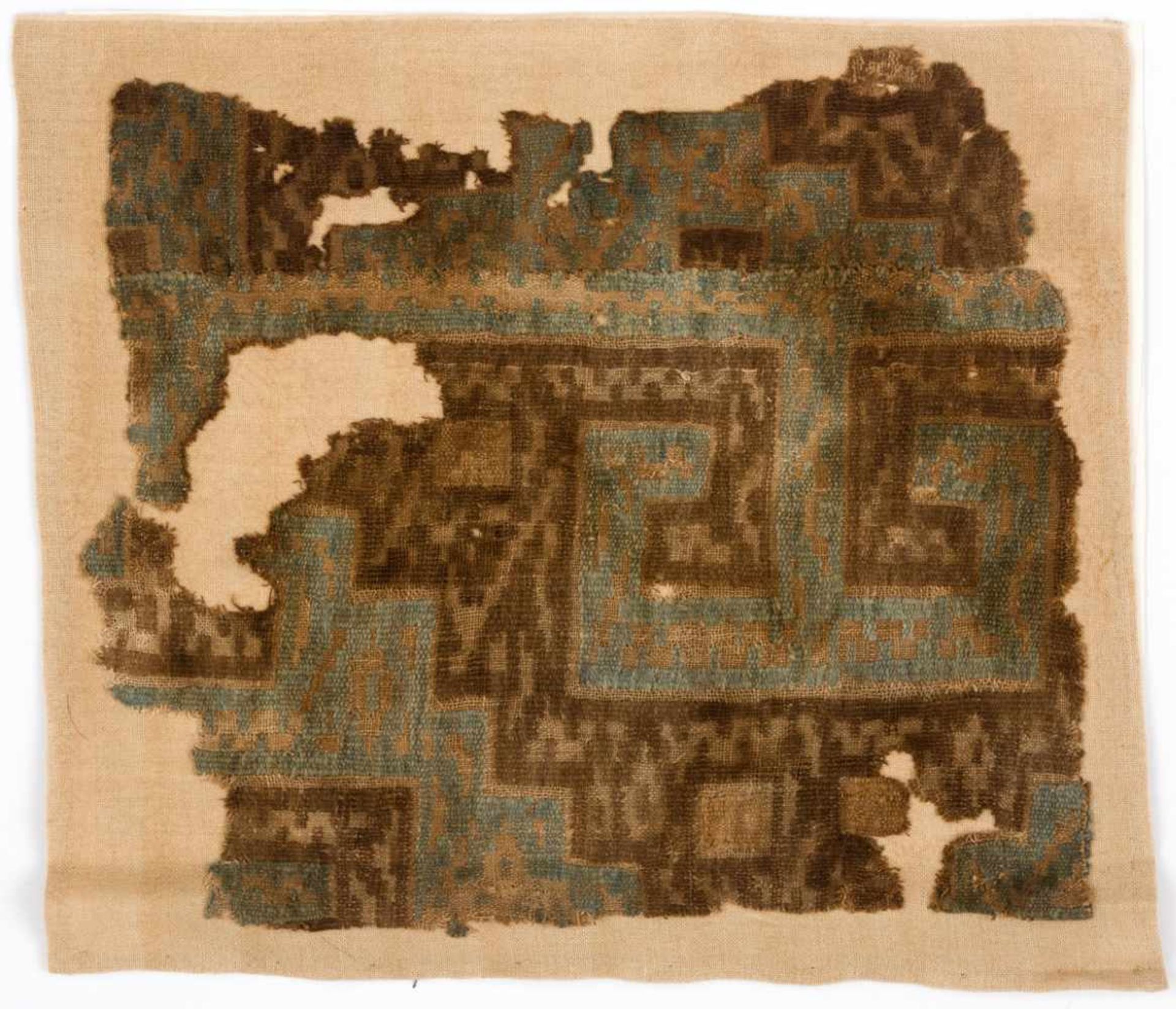 Altperuanisches Textilfragment nach Frau Dr. Hentschel: Baumwolle und bunte Alpaka, Gobelin, 1200-