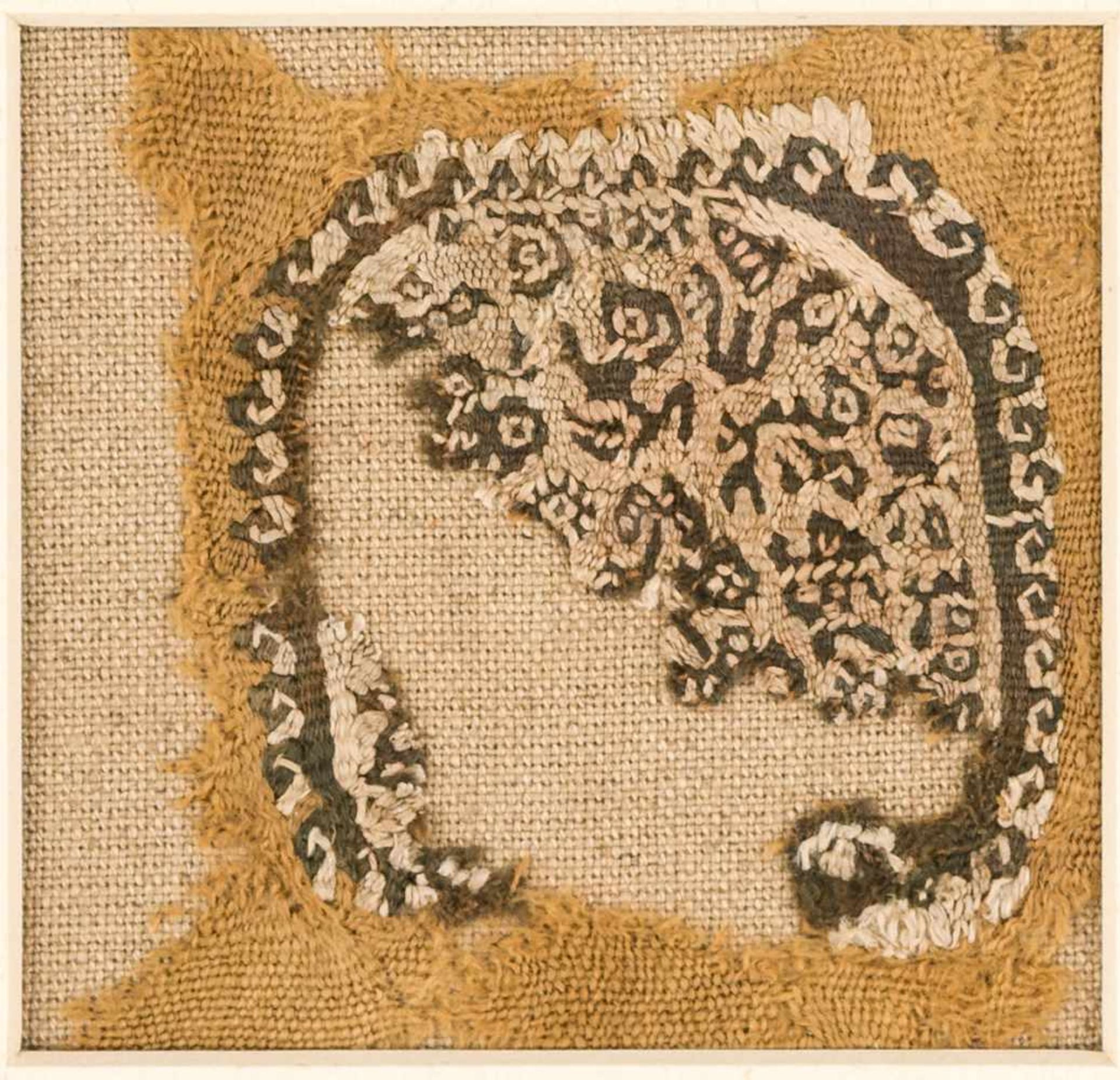 Koptisches TextilfragmentWirkerei, Leinen / Wolle, wohl 3.-8. Jh.ca. 12 x 13 cmProvenienz: Dr.