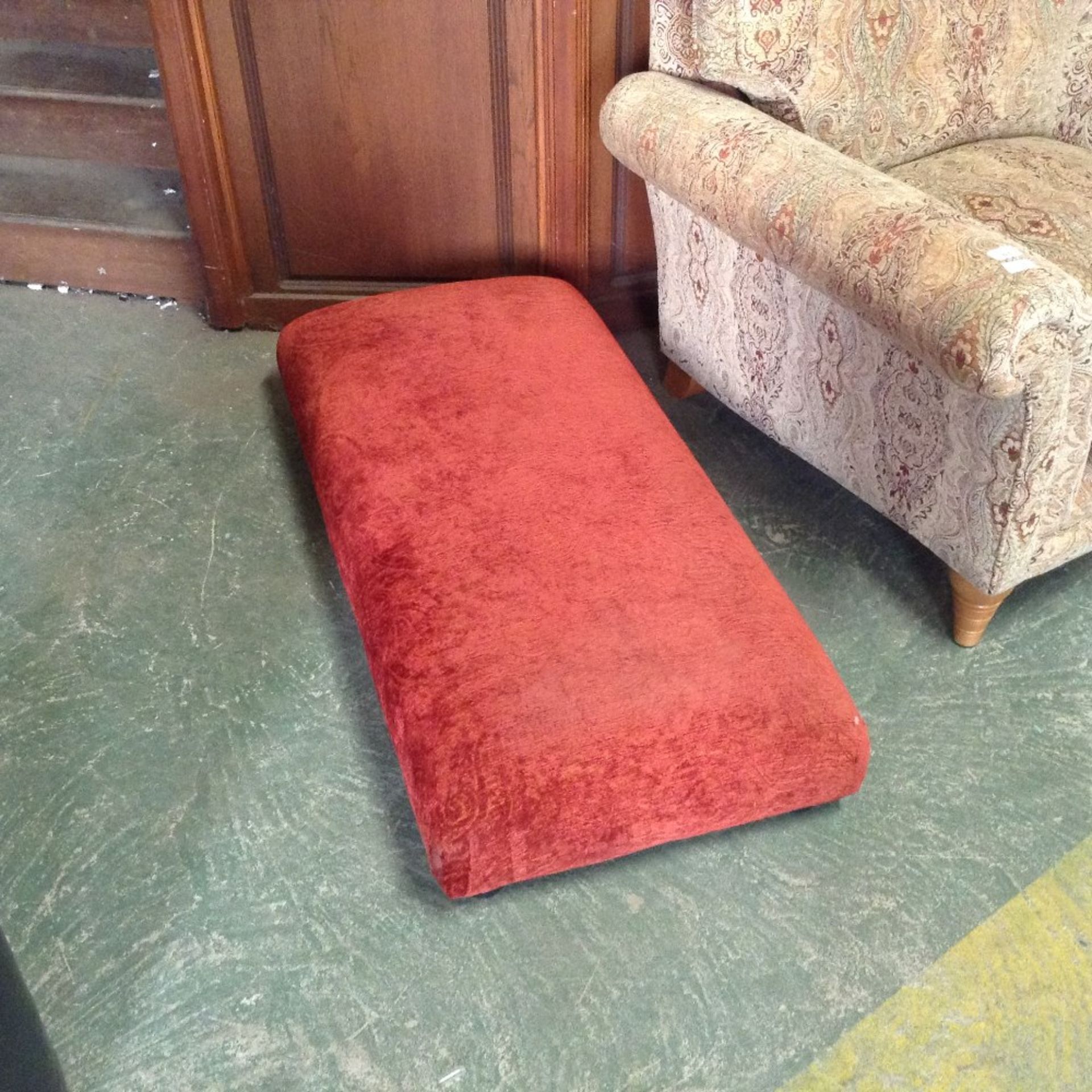 RED LARGE FOOTSTOOL (missing correct feet )(TRO01041-WO03619)