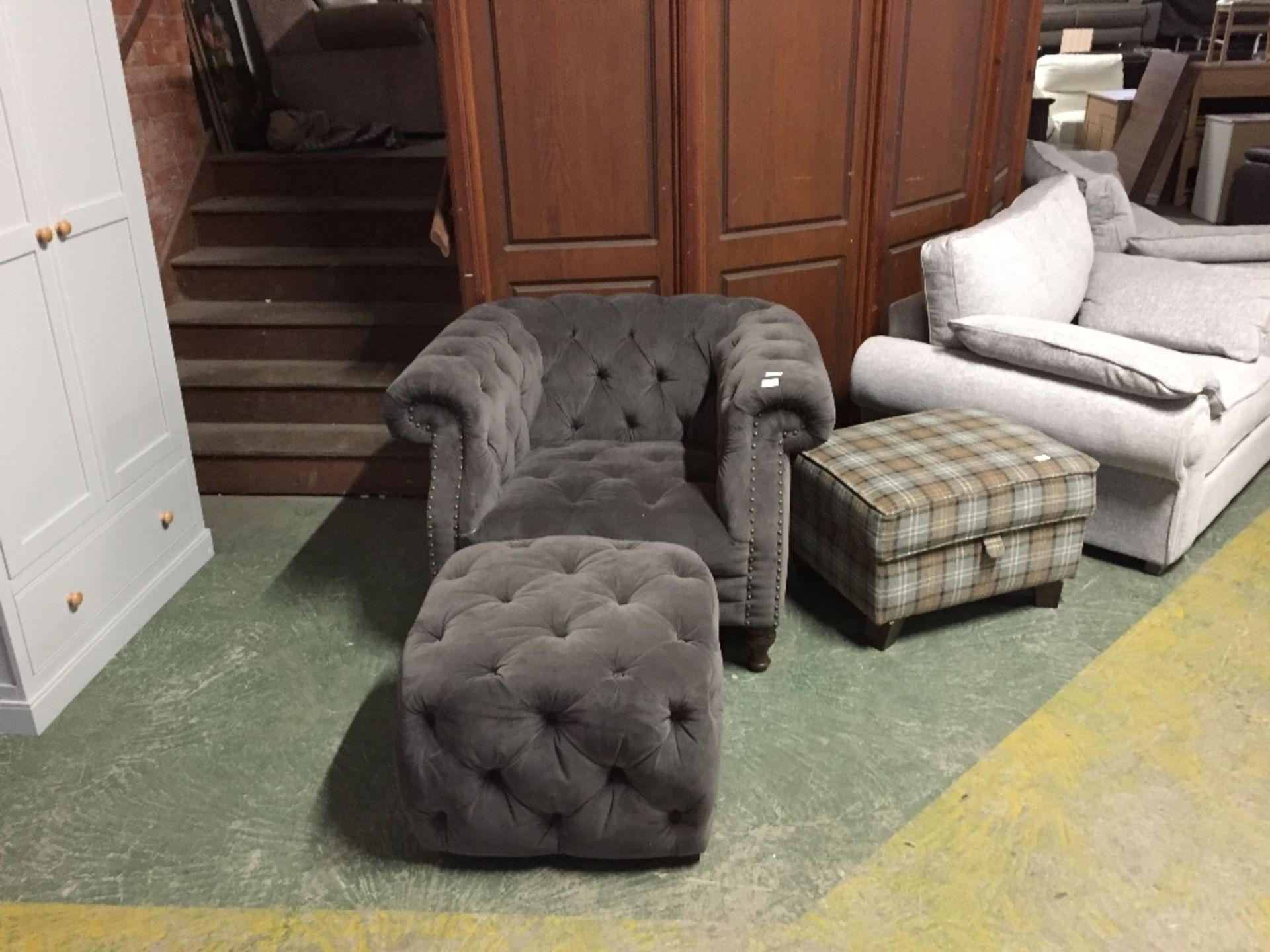 GREY CHESTERFIELD CHAIR AND FOOTSTOOL (1582-1583)