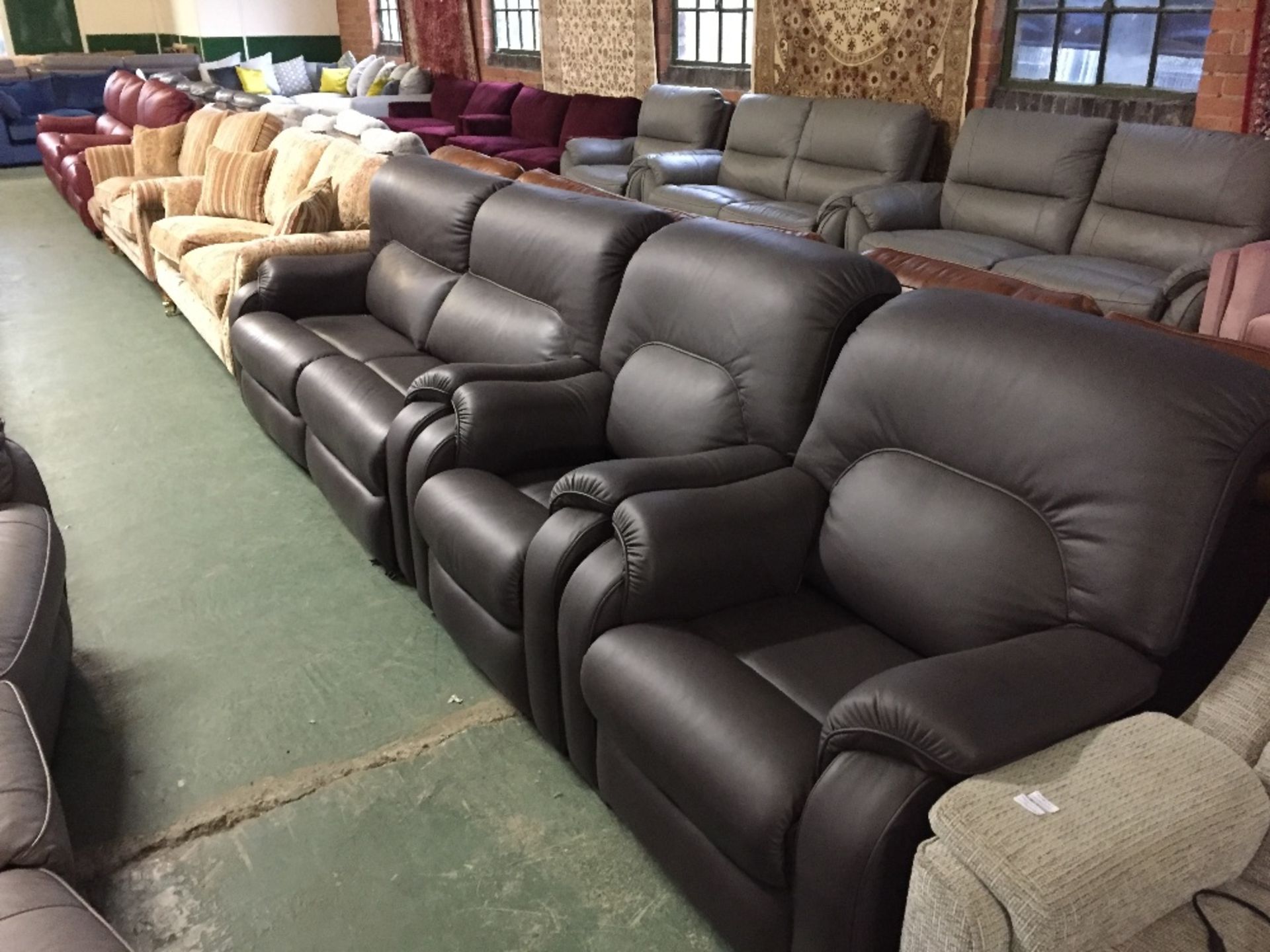 BROWN LEATHER 3 SEATER SOFA CHAIR AND MANUAL RECLI