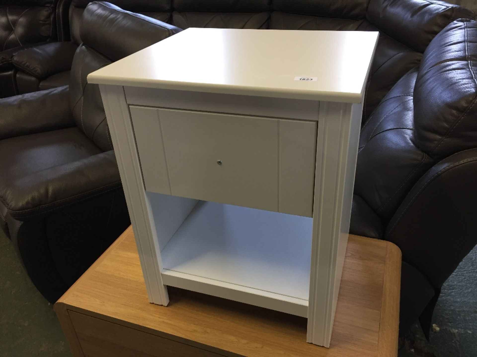 WHITE 1 DRAWER BEDSIDE (return)