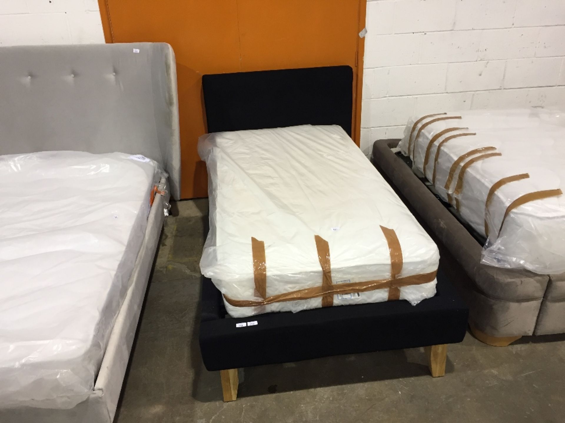 BLACK UPHOLSTERED SINGLE BEDFRAME