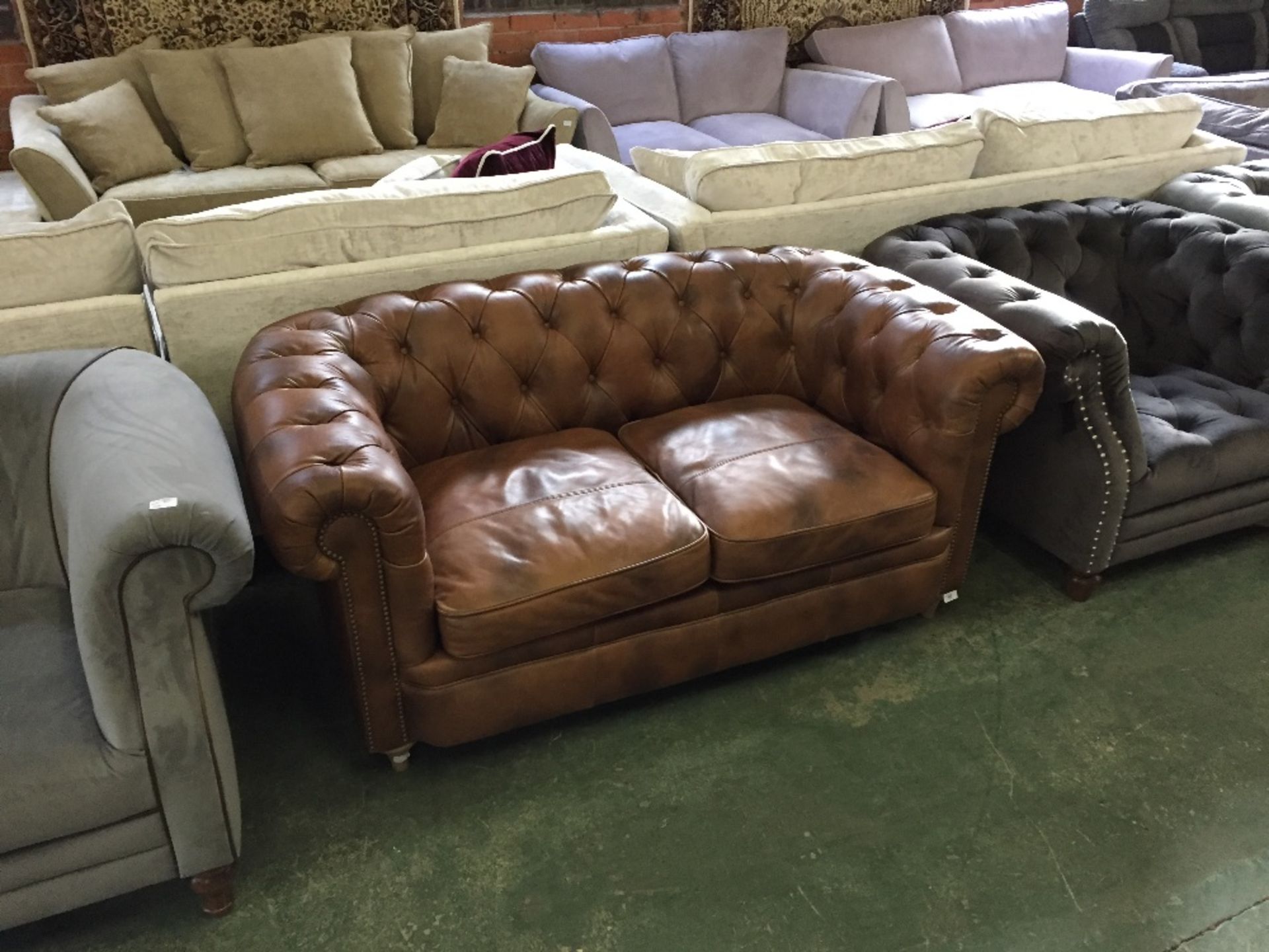 BROWN CHESTERFIELD 2 SEATER SOFA (1619)