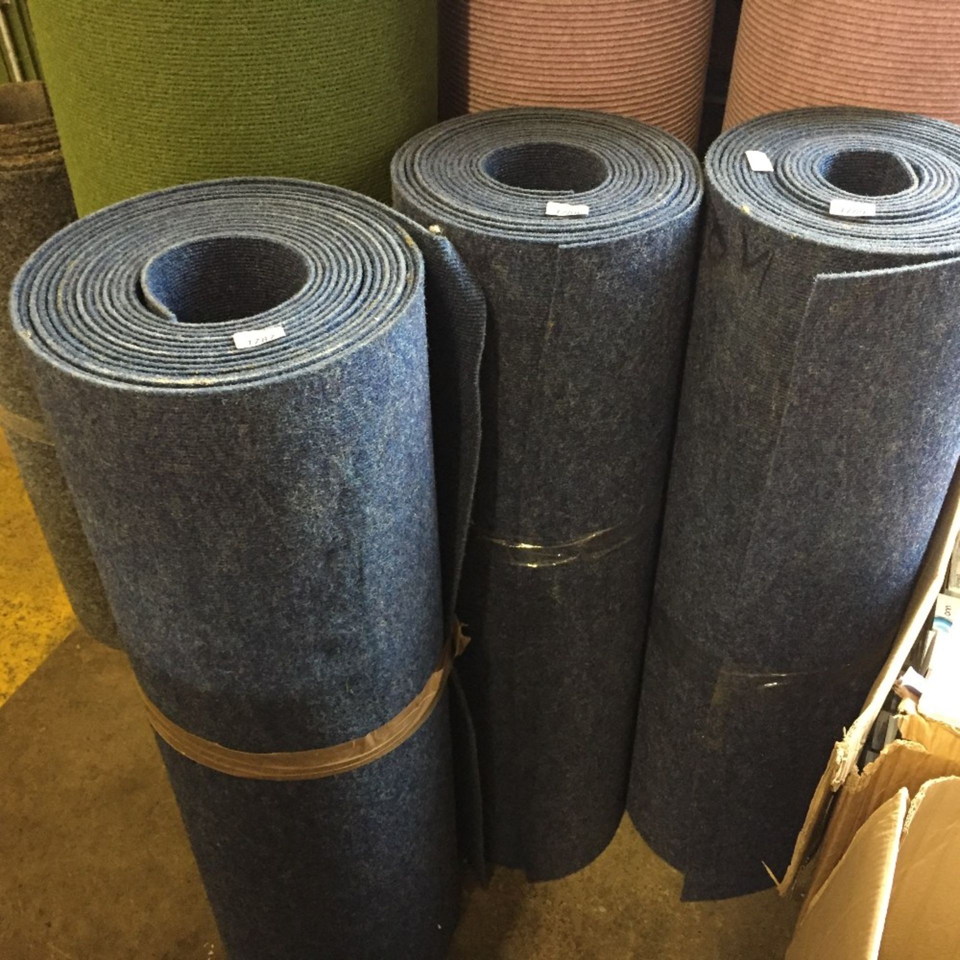 BLUE OFF ROLL CARPET