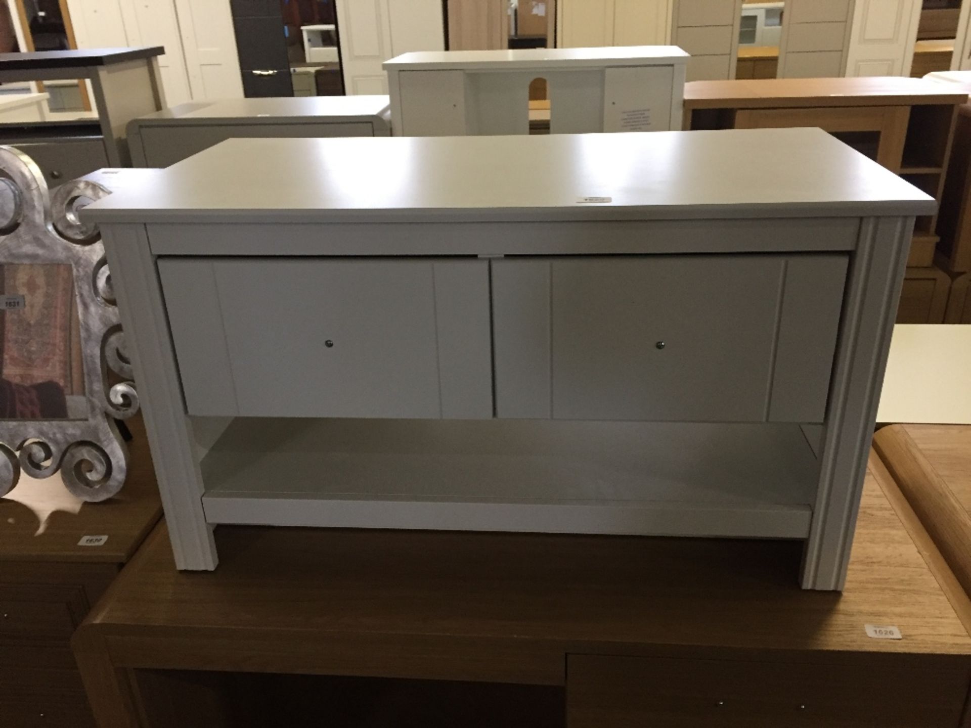 WHITE 2 DRAWER COFFEE TABLE (return)