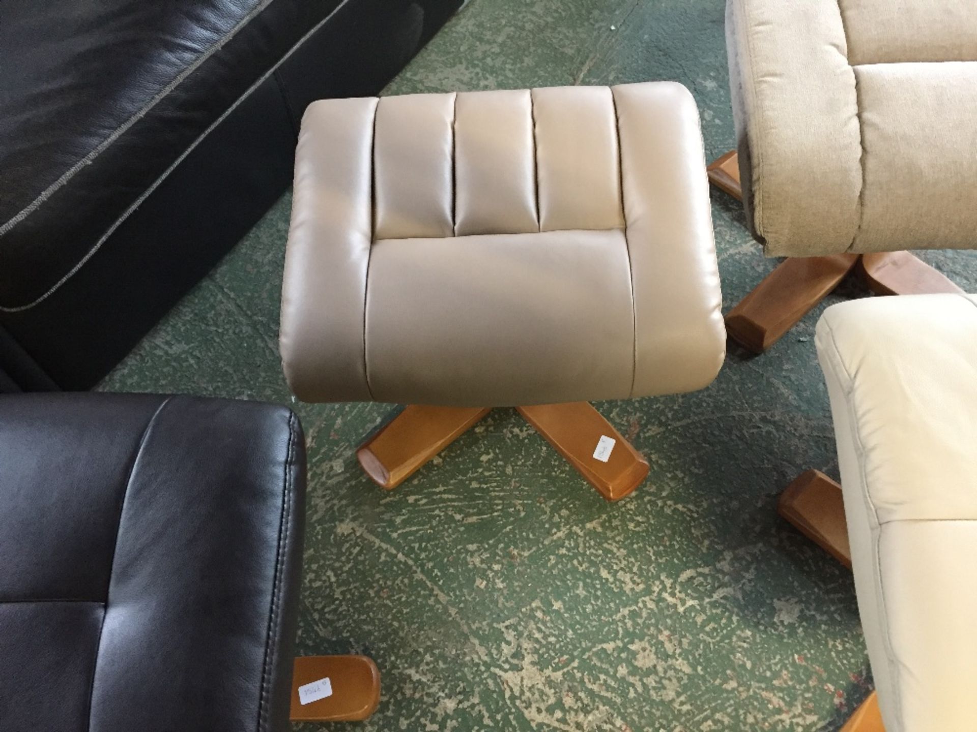 DARK CREAM LEATHER FOOTSTOOL