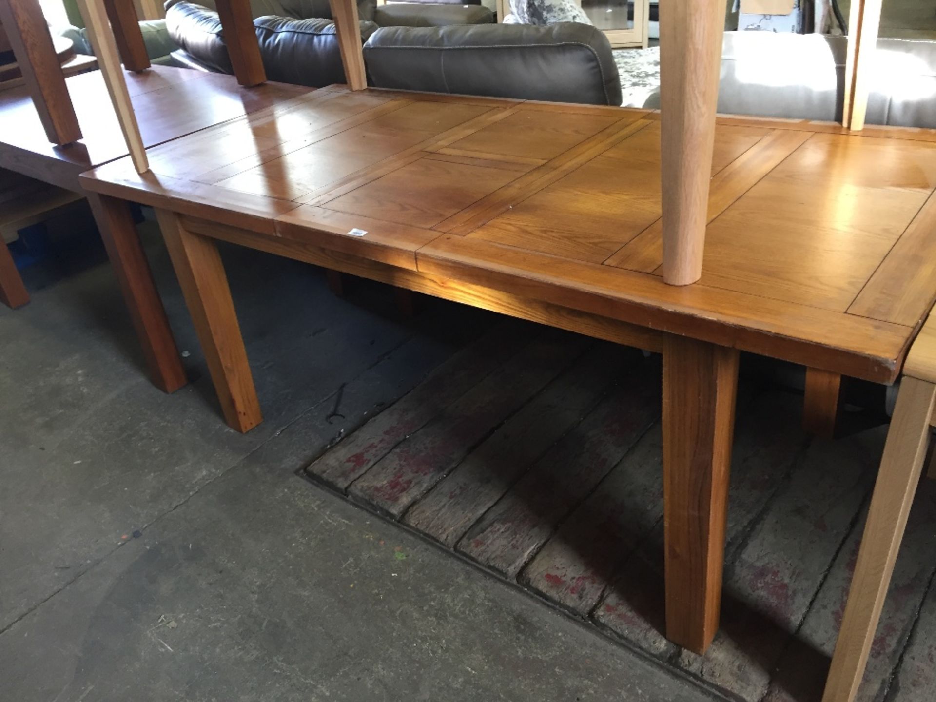 DARK OAK EXTENDING TABLE