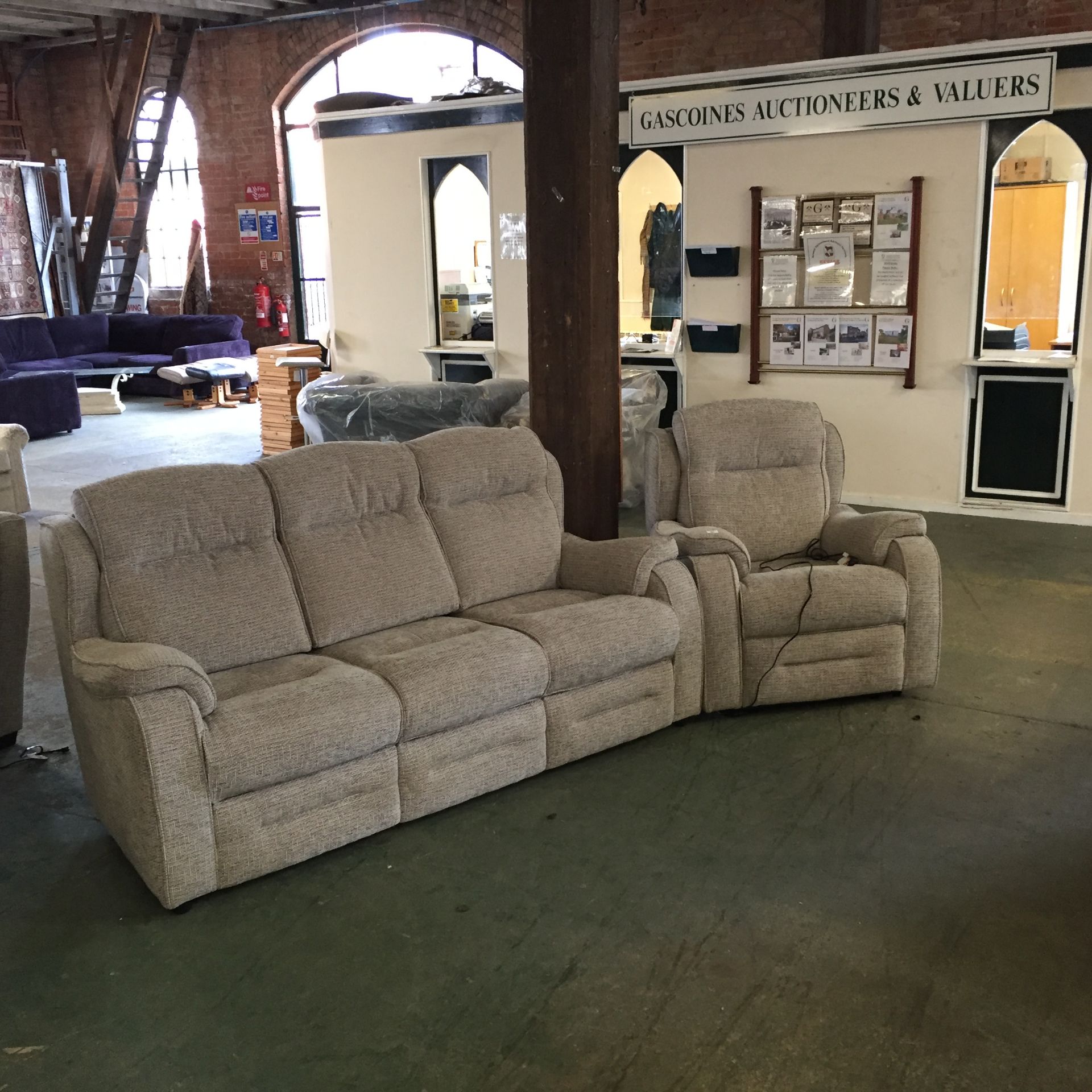 GREY HIGH BACK 3 SEATER SOFA AND ELECTRIC RECLININ