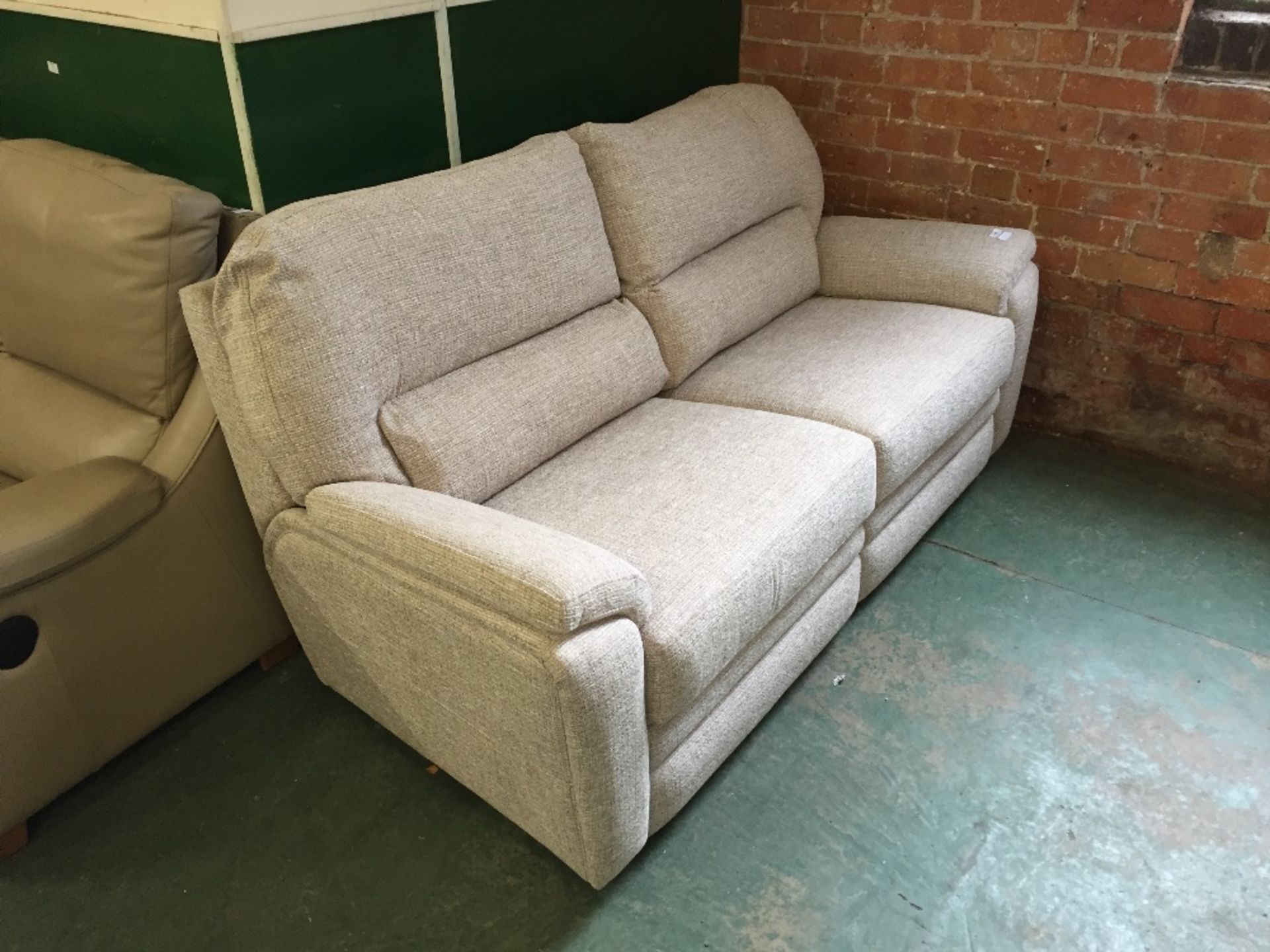 BISCUIT 3 SEATER SOFA (TROO1128-PK/3381)