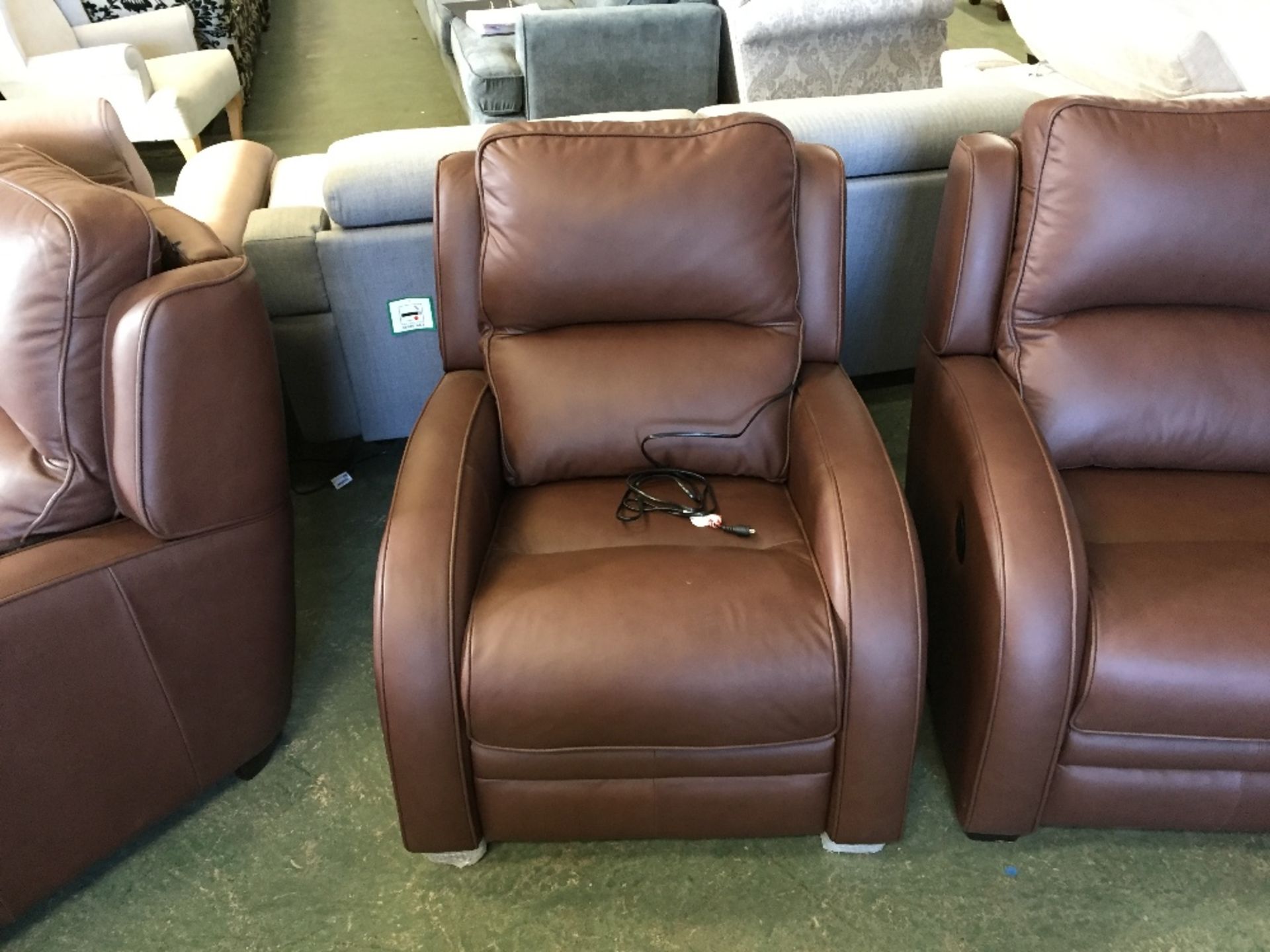 BROWN LEATHER ELECTRIC RECLINING CHAIR (TROO1157-W