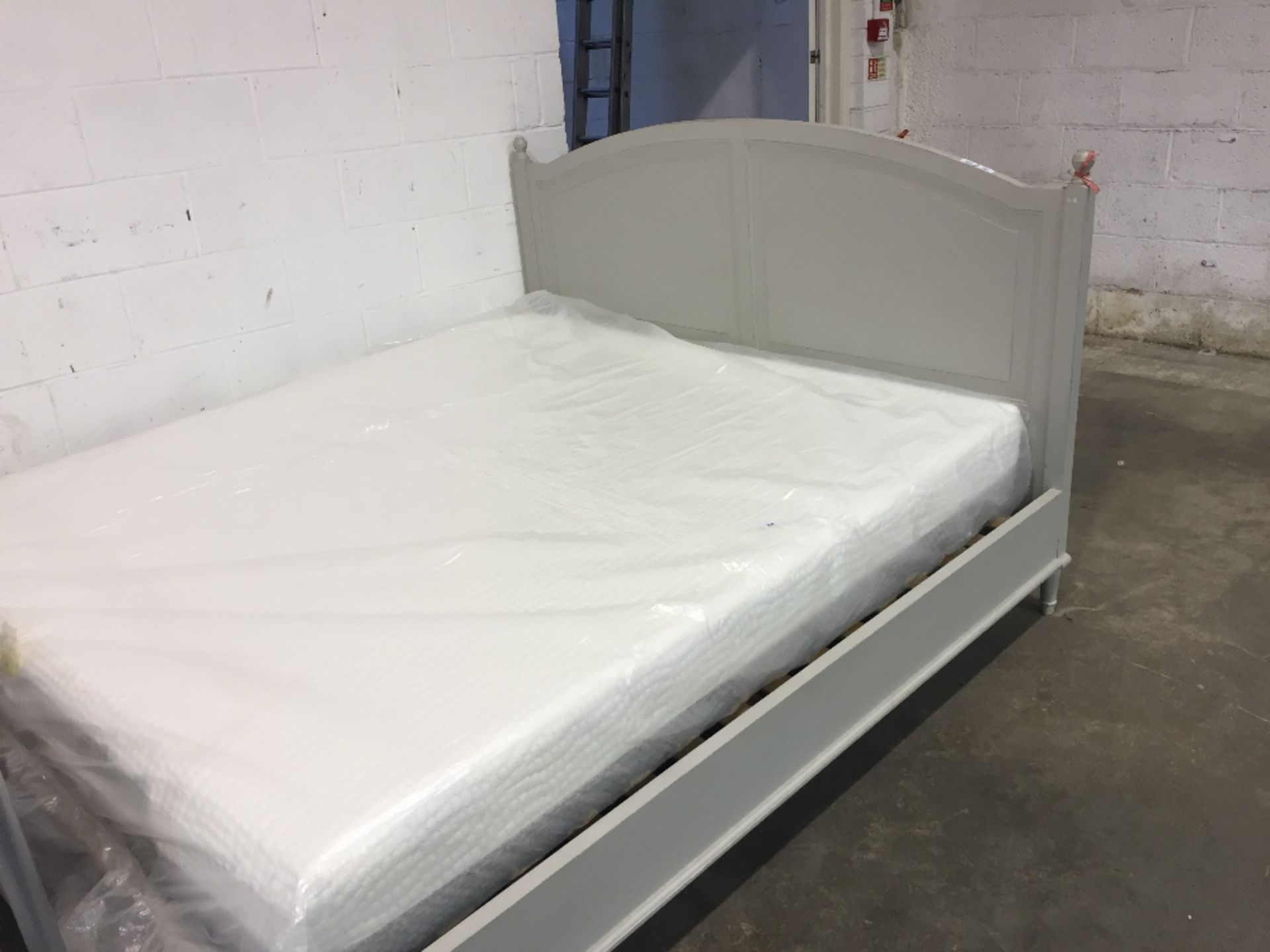 HAND MADE PAINTED 6 FT BEDFRAME