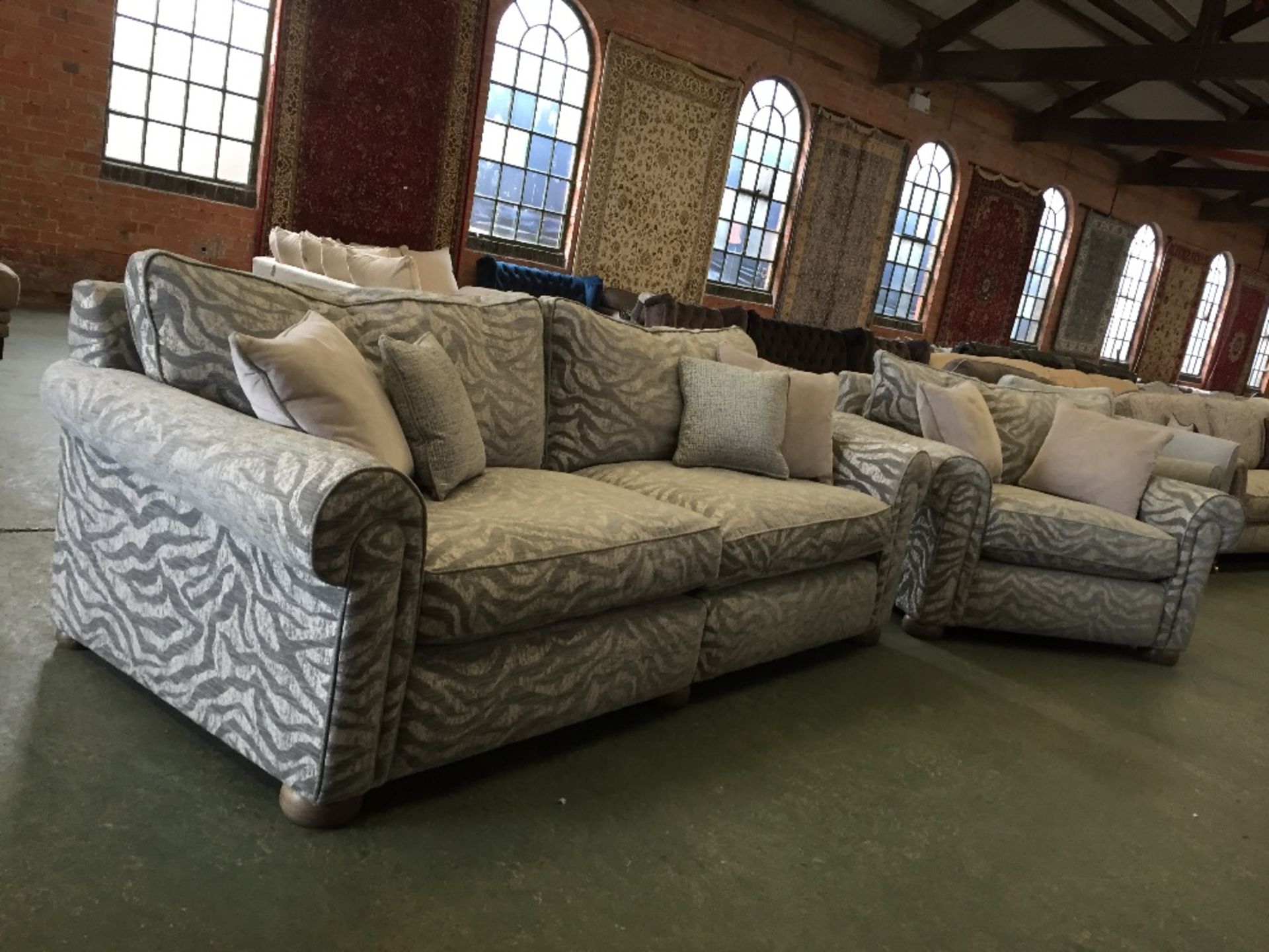 SILVER PATTERNED SPLIT 3 SEATER SOFA AND SNUG CHAI