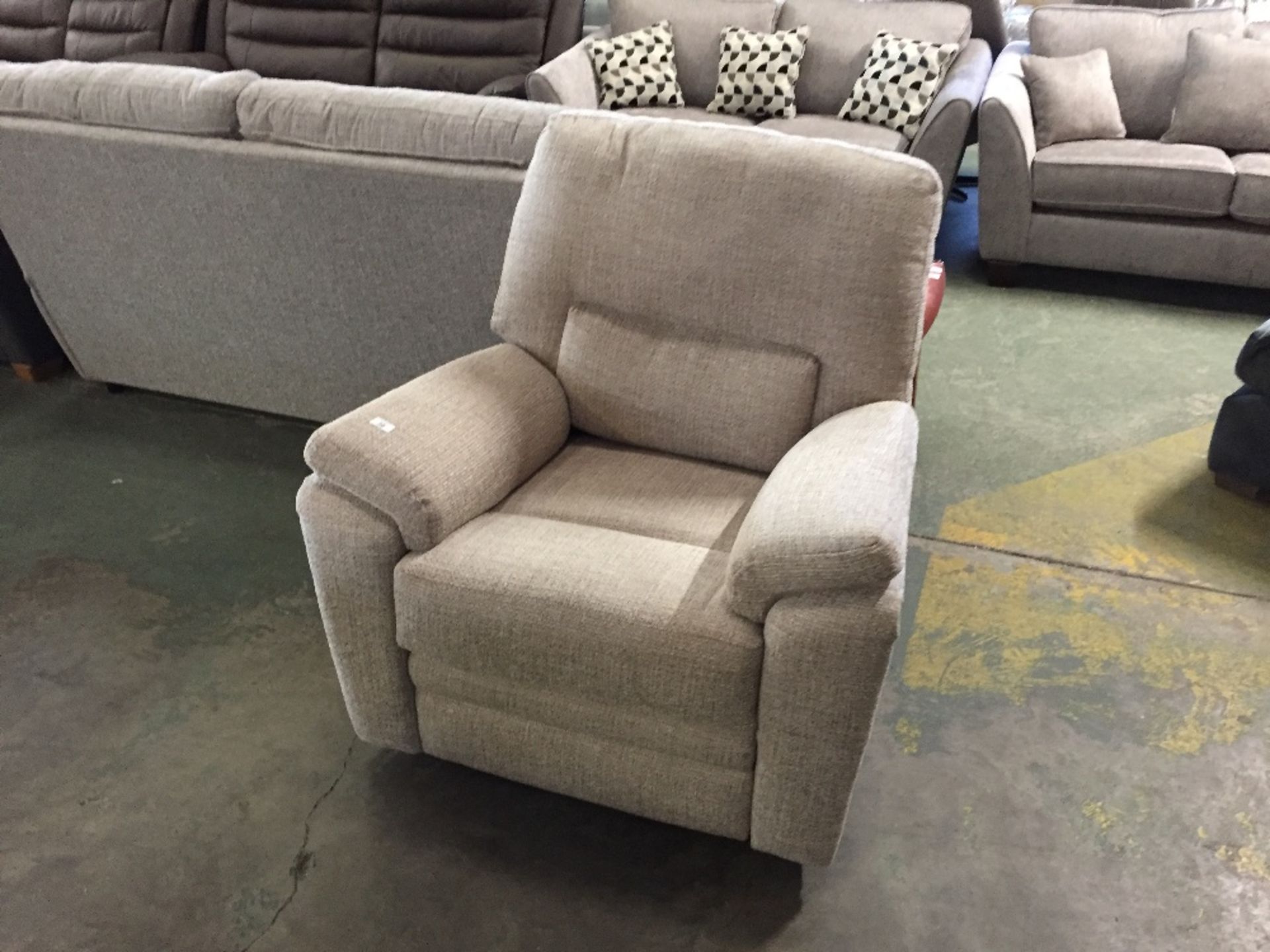 BISCUIT ELECTRIC RECLINING CHAIR (TROO1393-WOO4099