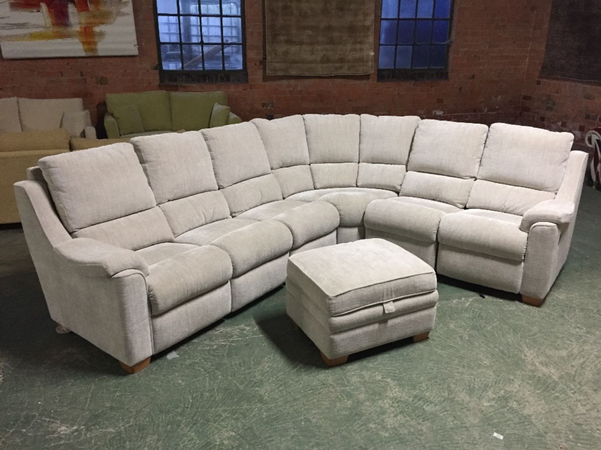 CREAM ELECTRIC RECLINING 6 PART CORNER GROUP AND S