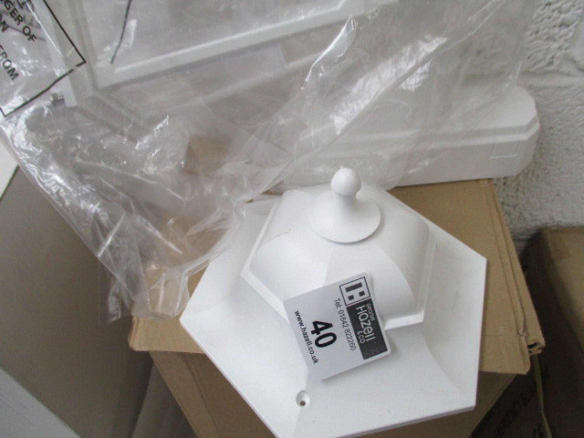 2 X WHITE LANTERN LIGHTS