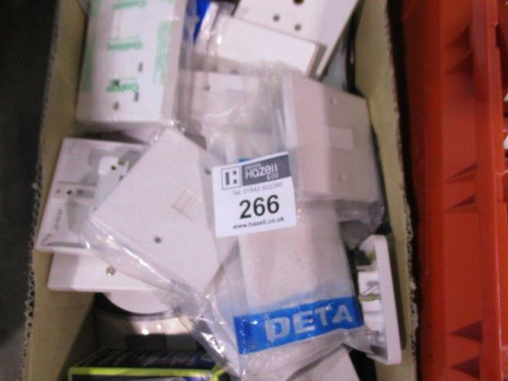 BOX ASSORTED SOCKETS ETC