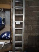 Aluminium triple extending ladder