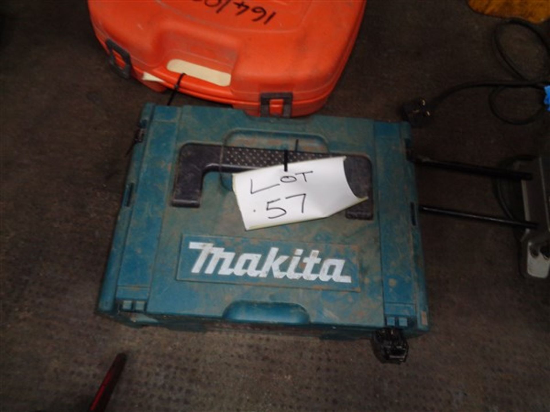 Makita dhp 482 cordless drill