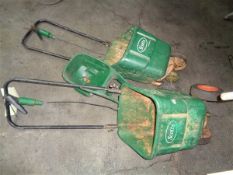 2 x Scotts roller lawn feed spreader and one hand spreader